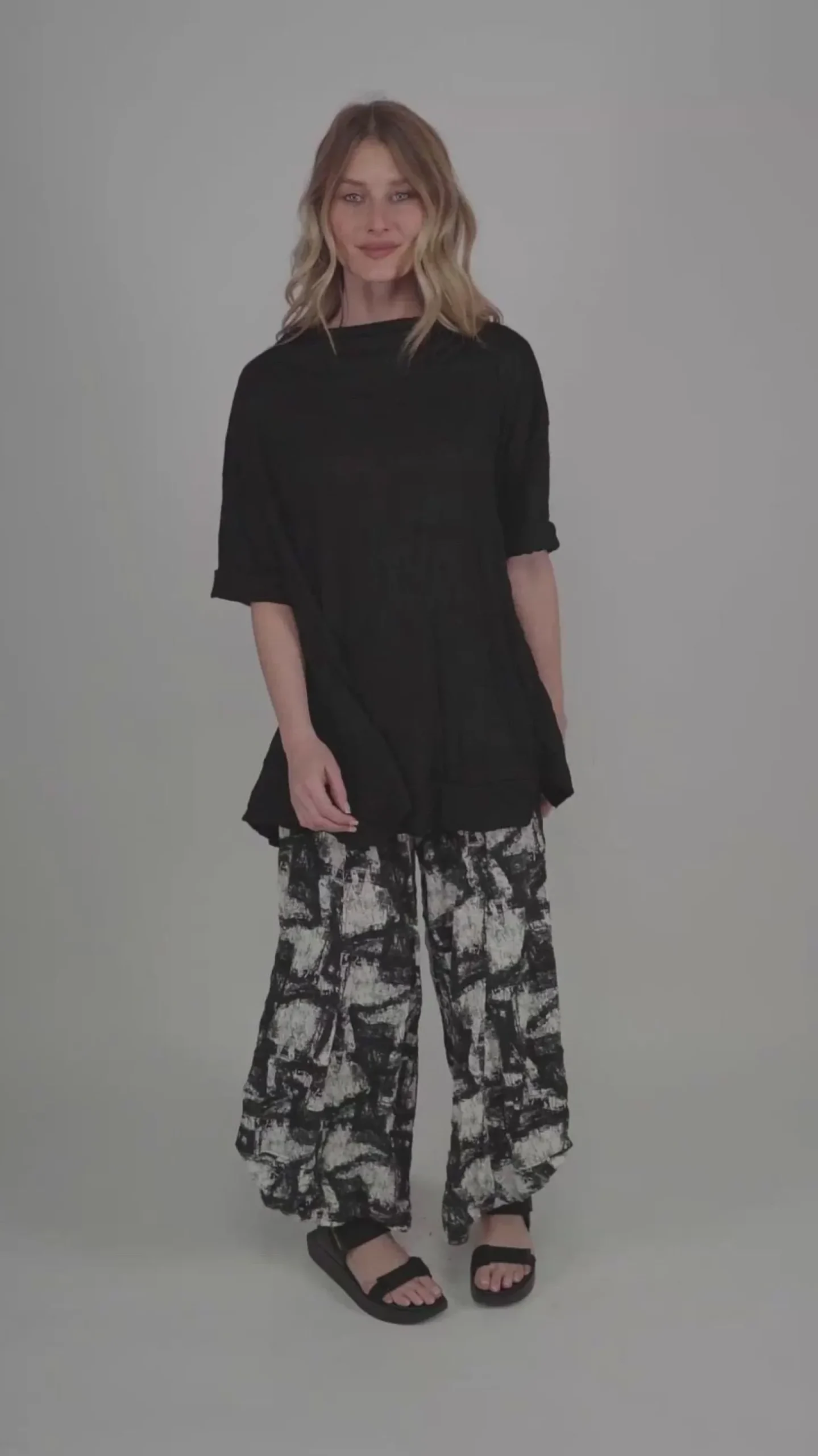 Women Alembika Marble Crinkle Punto Pants, Black