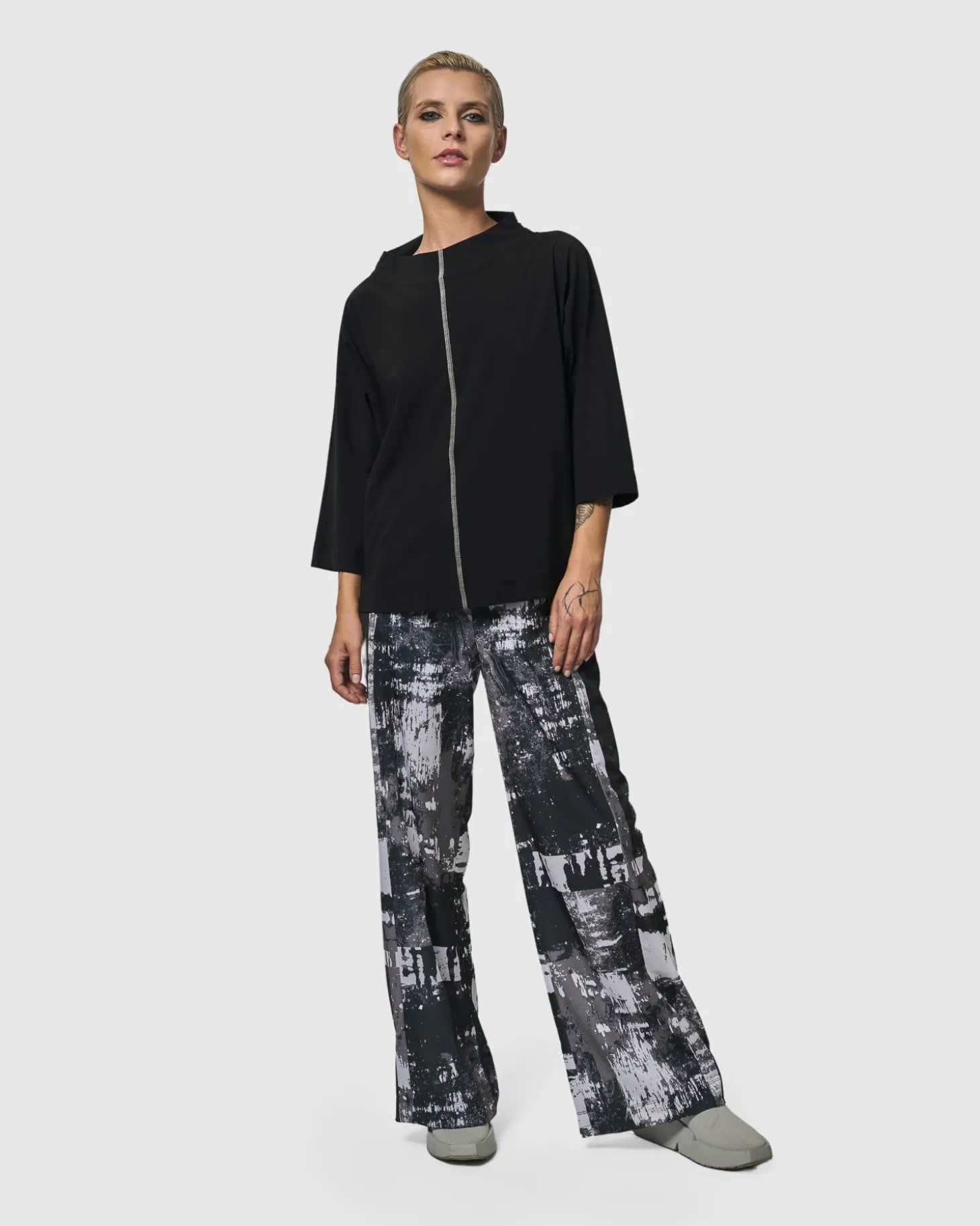 Women Alembika Matrix Boxy Top, Black