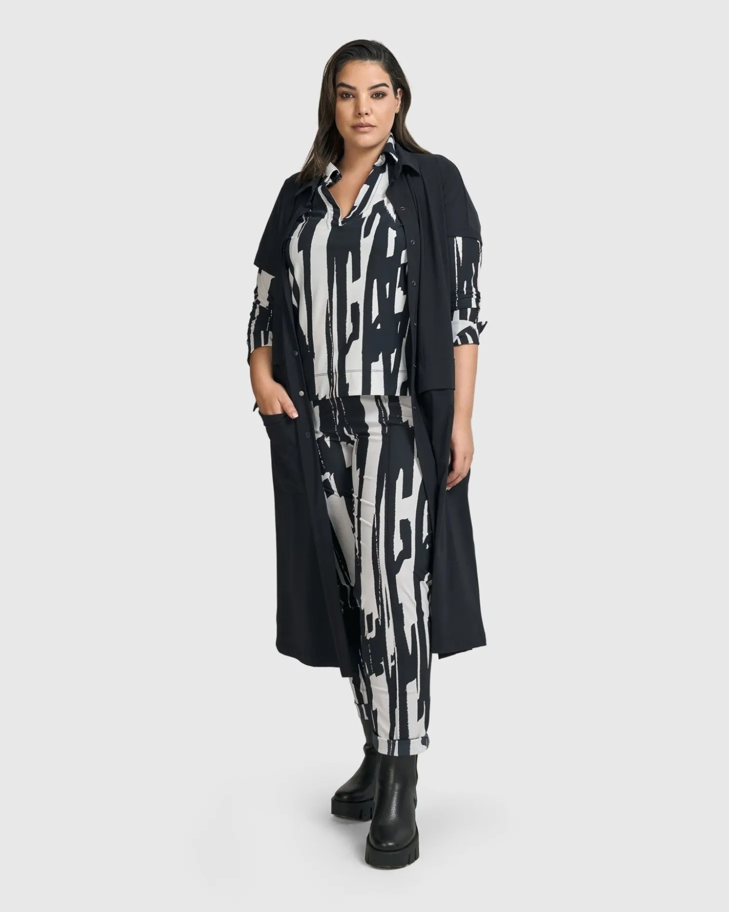 Women Alembika Matrix Duster, Black