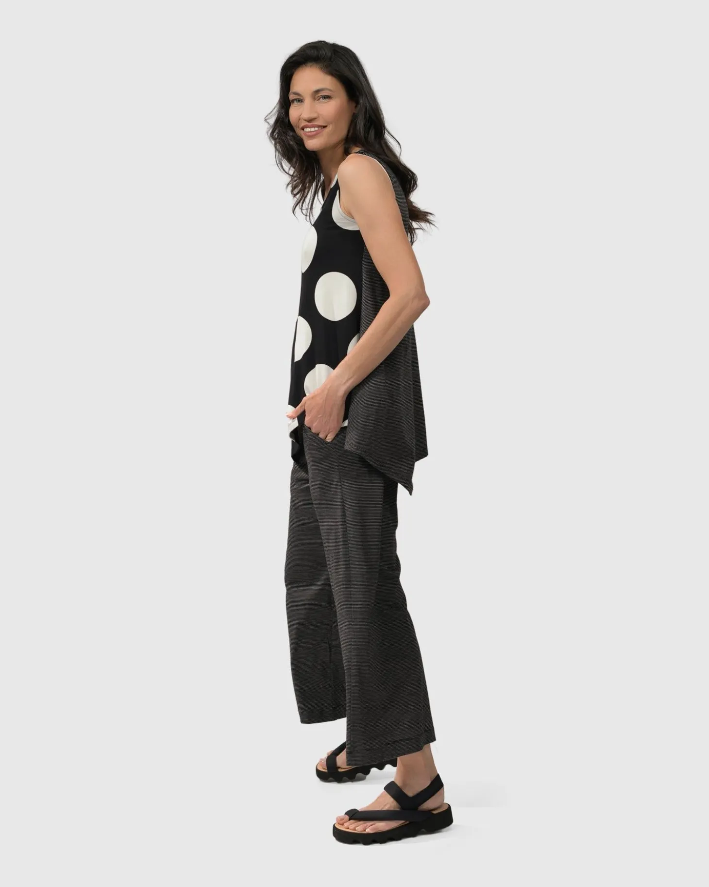 Women Alembika Minnie Sleeveless Uptown Top, Mono
