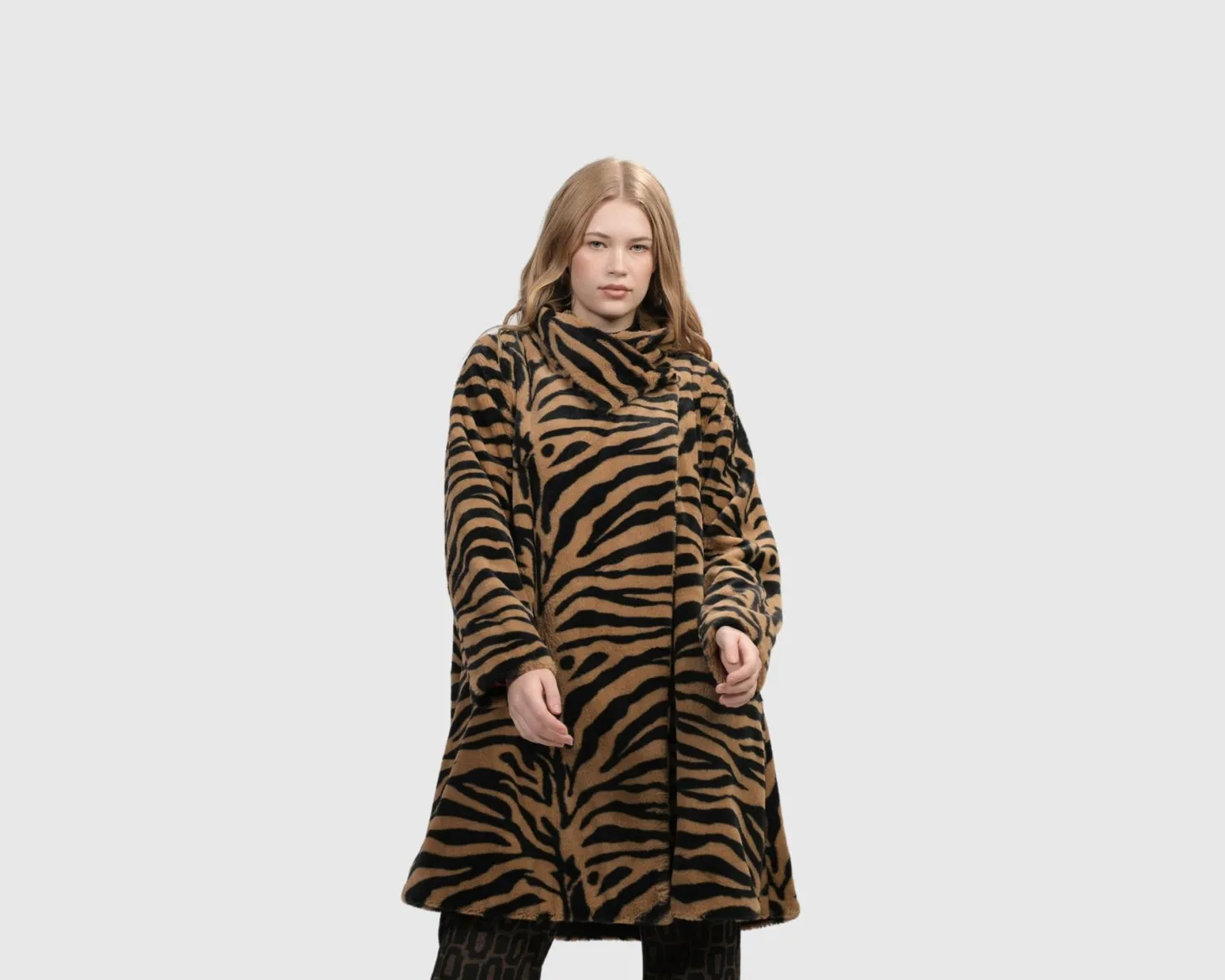 Women Alembika Modern Museum Jacket