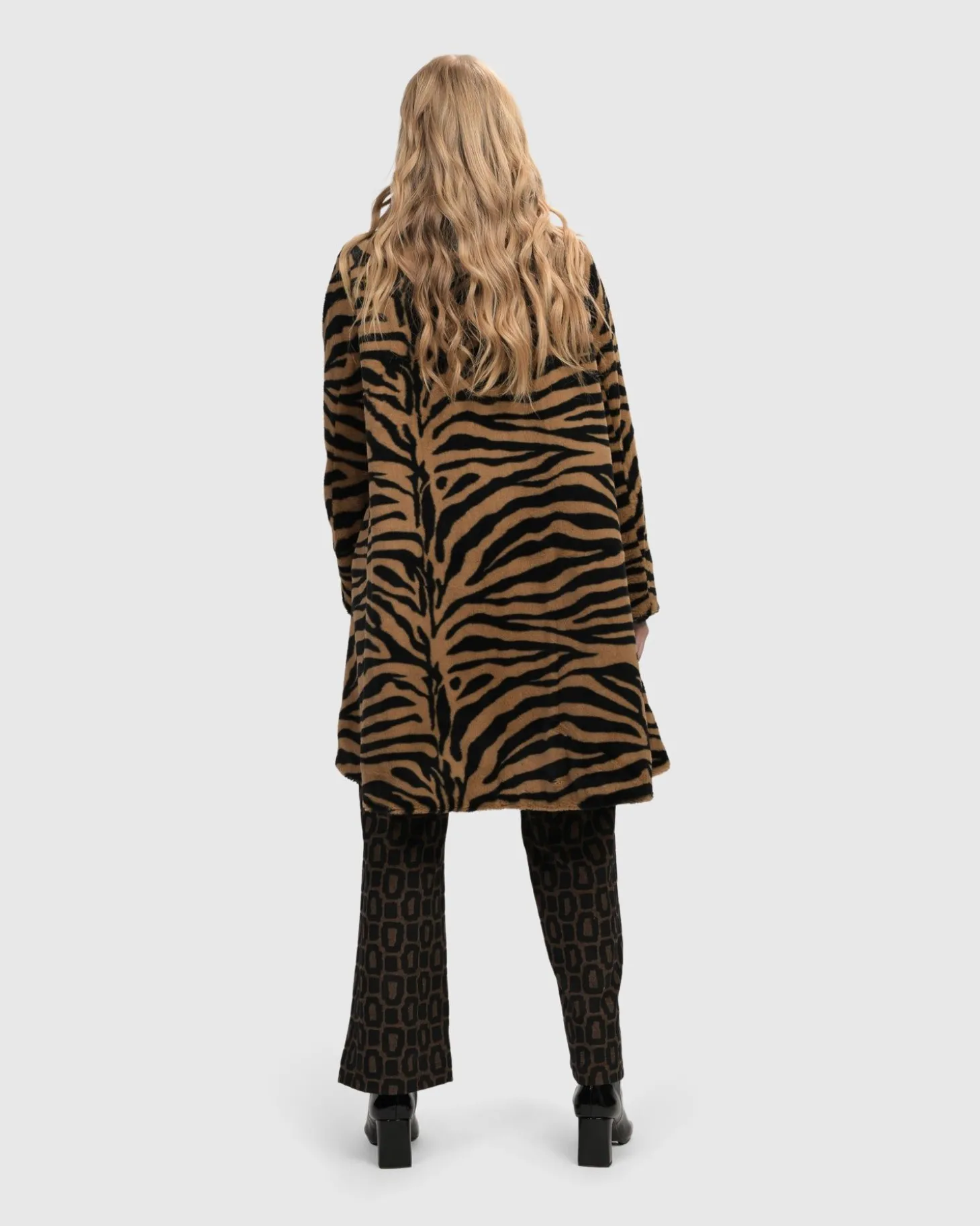 Women Alembika Modern Museum Jacket