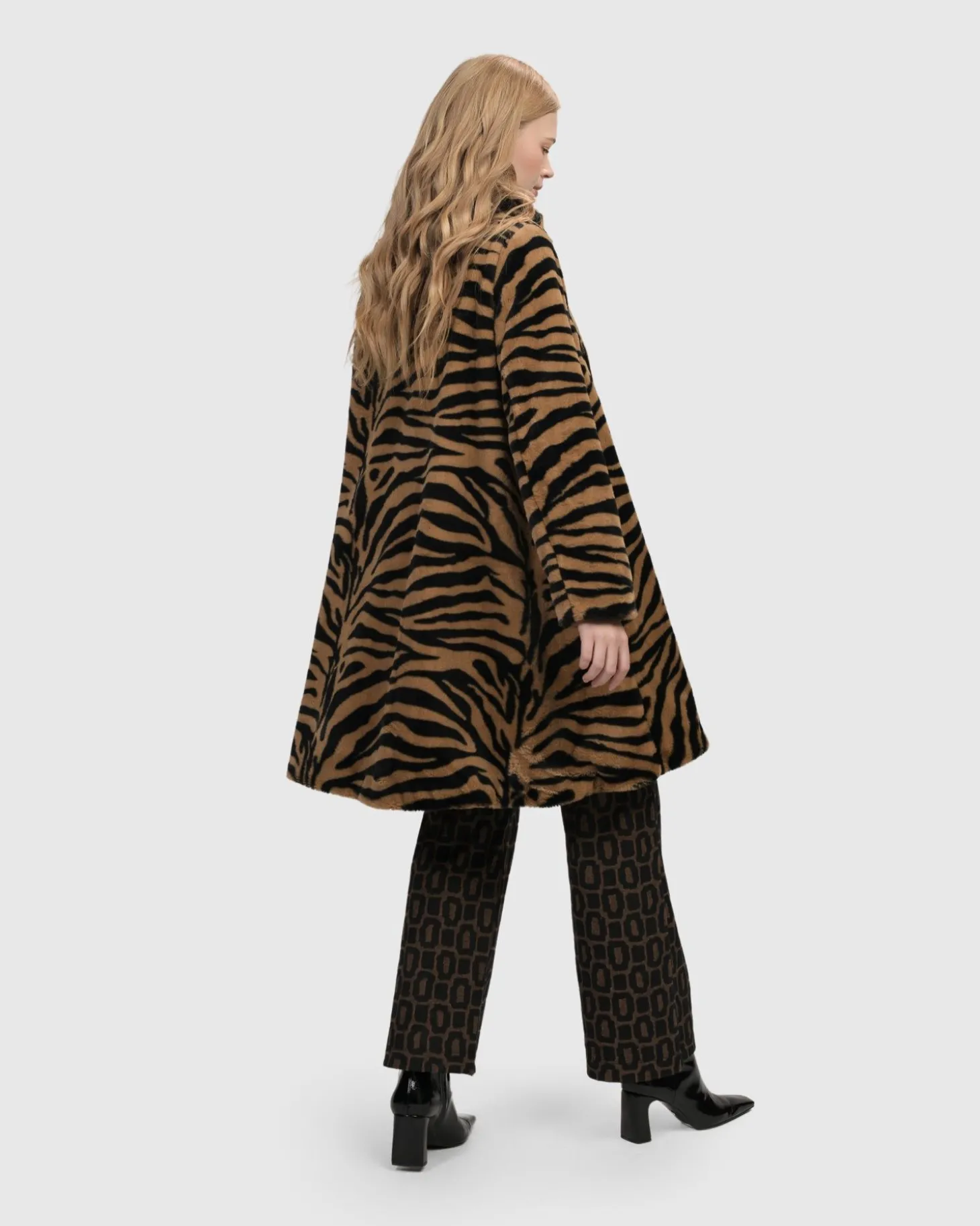 Women Alembika Modern Museum Jacket