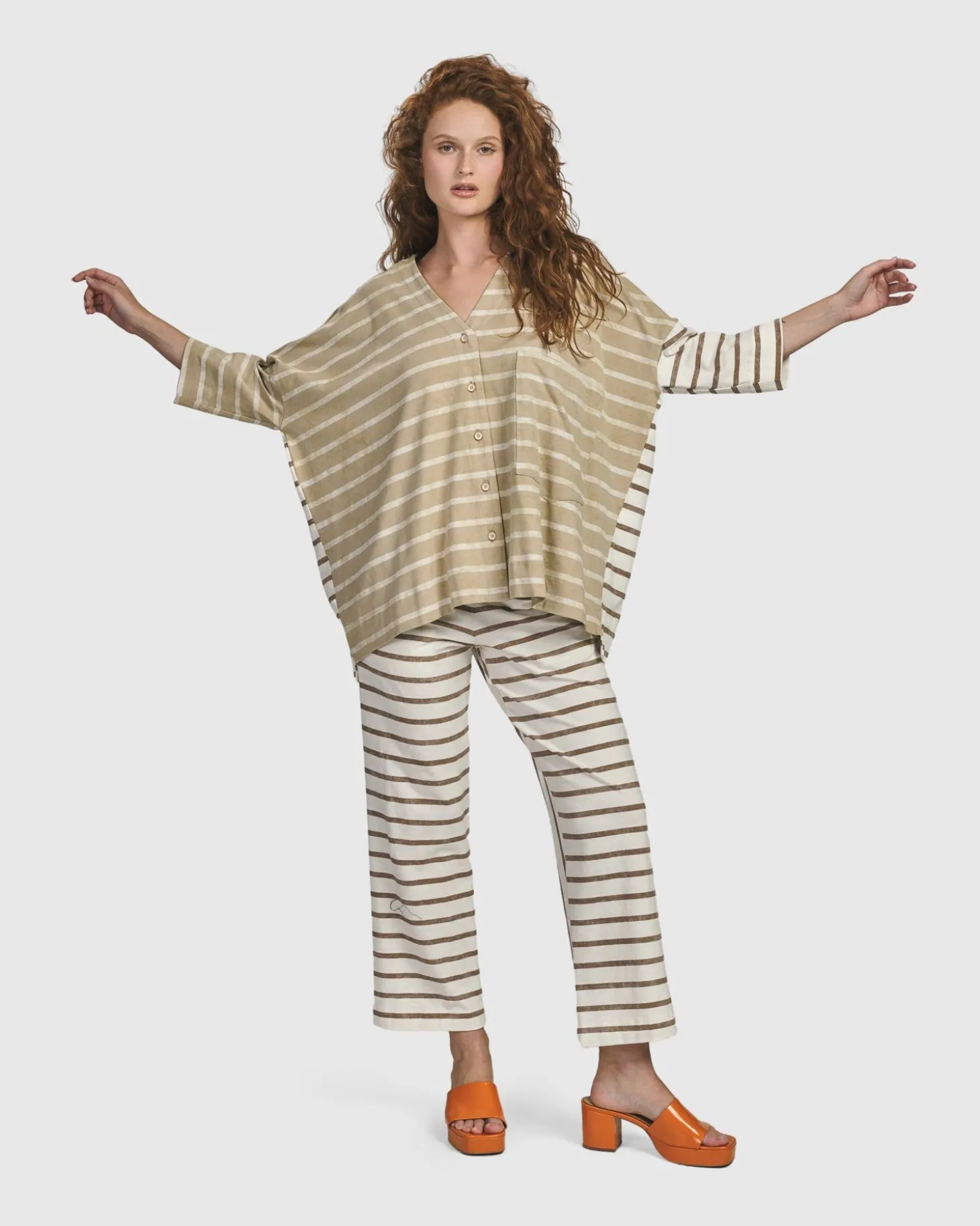 Women Alembika Oasis Oversized Cardigan, Tan