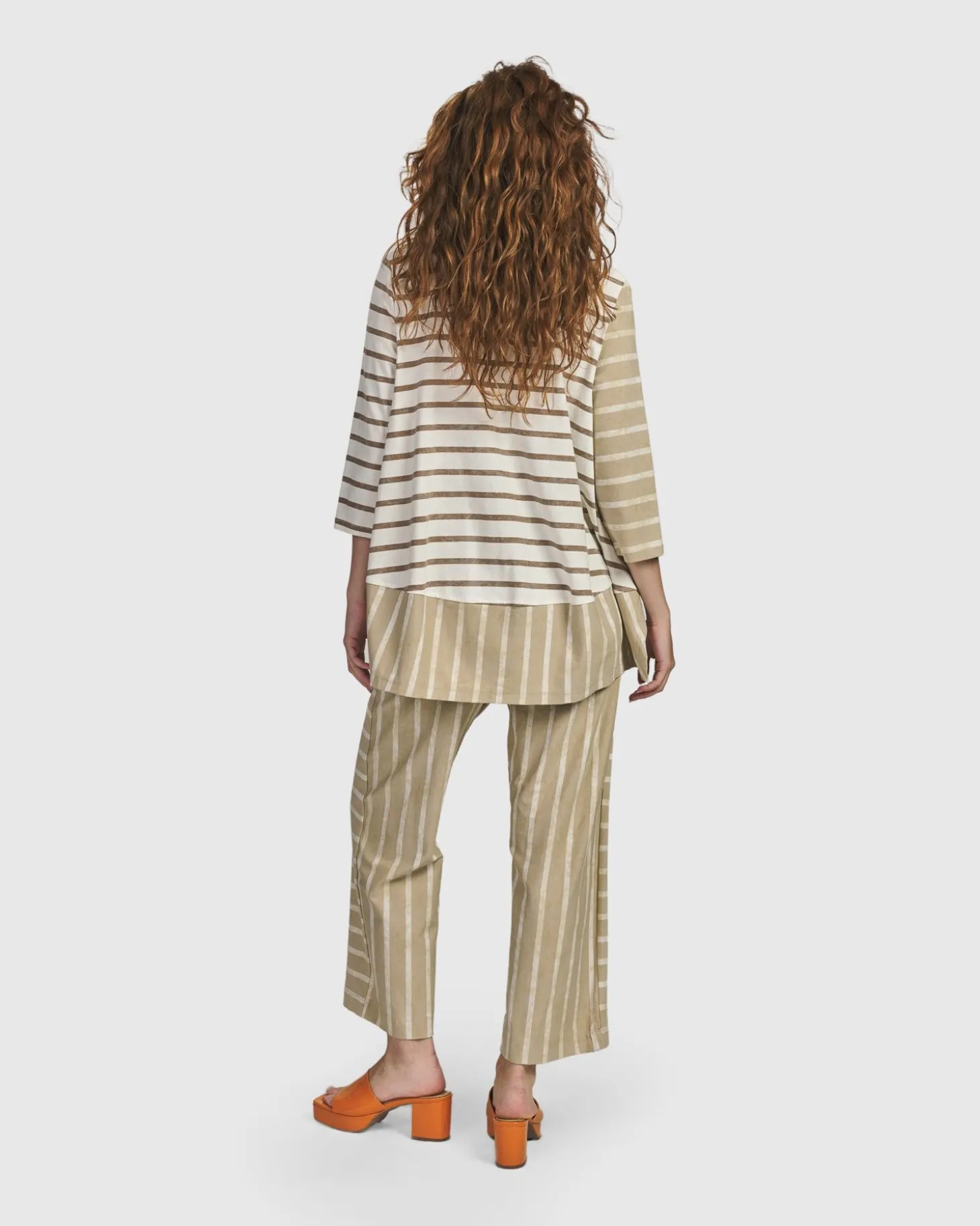 Women Alembika Oasis Slim Pants, Tan