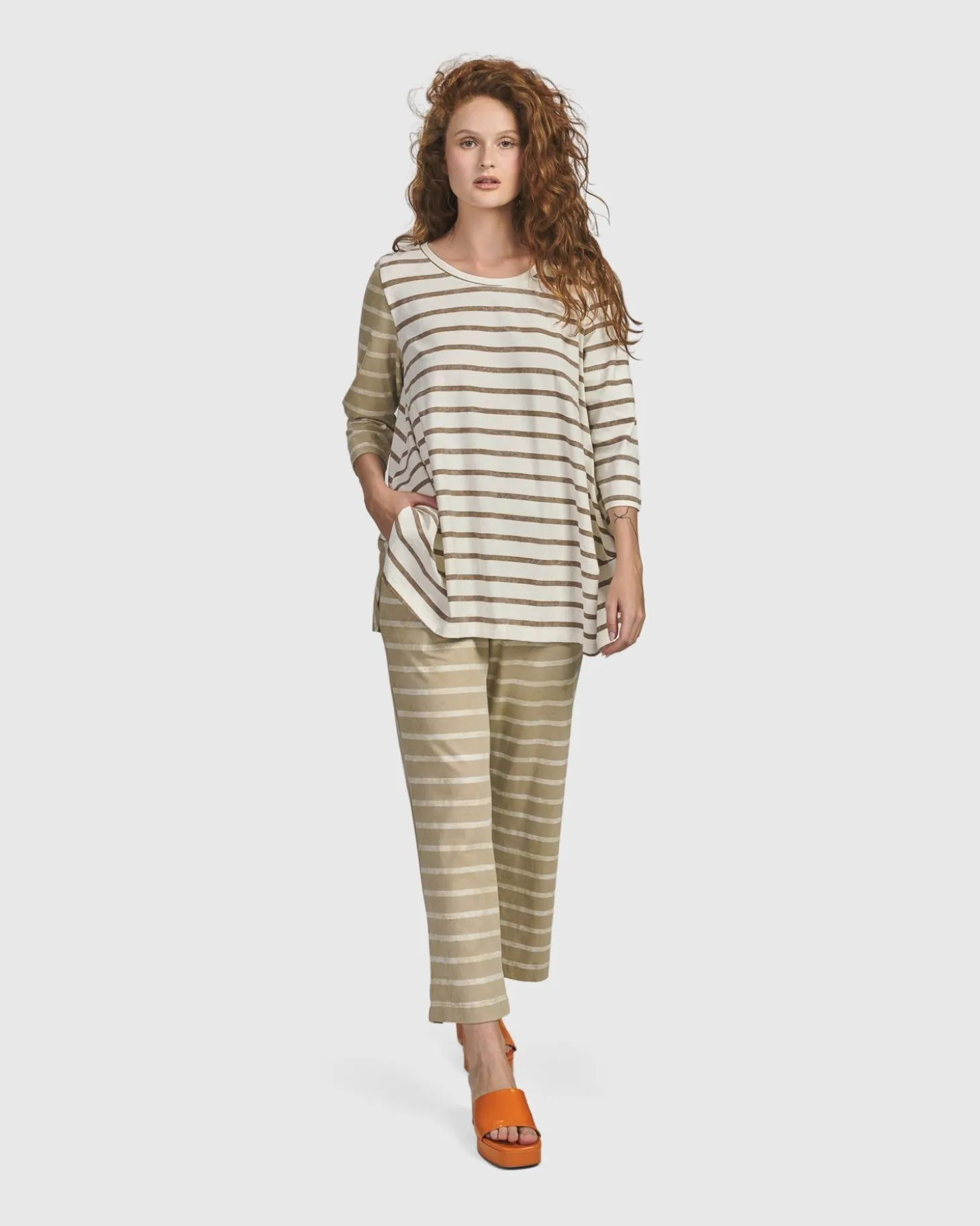 Women Alembika Oasis Slim Pants, Tan
