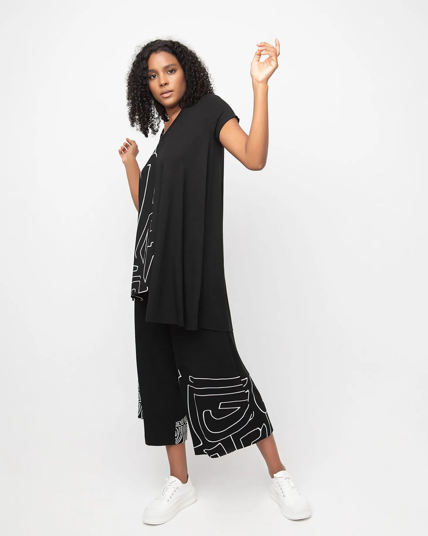 Women Alembika Ozai N Ku Demi Tee, Mitos