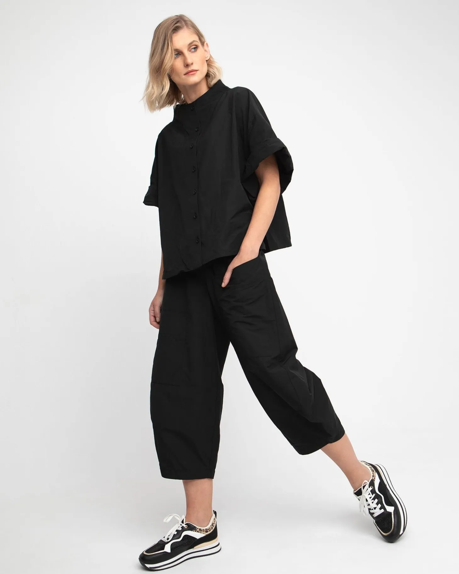 Women Alembika Ozai N Ku Funnel Top, Black