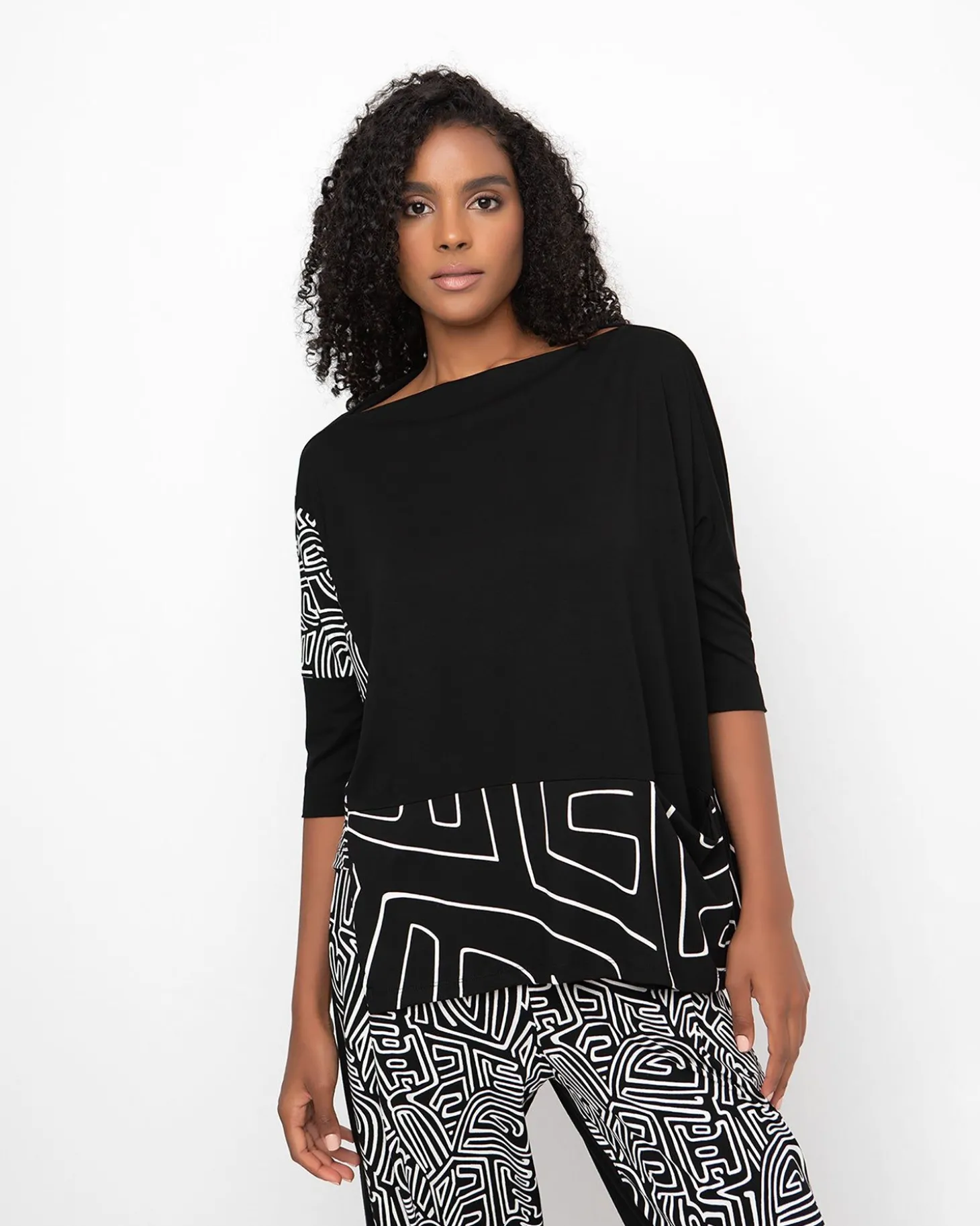 Women Alembika Ozai N Ku Maze Tee, Mitos