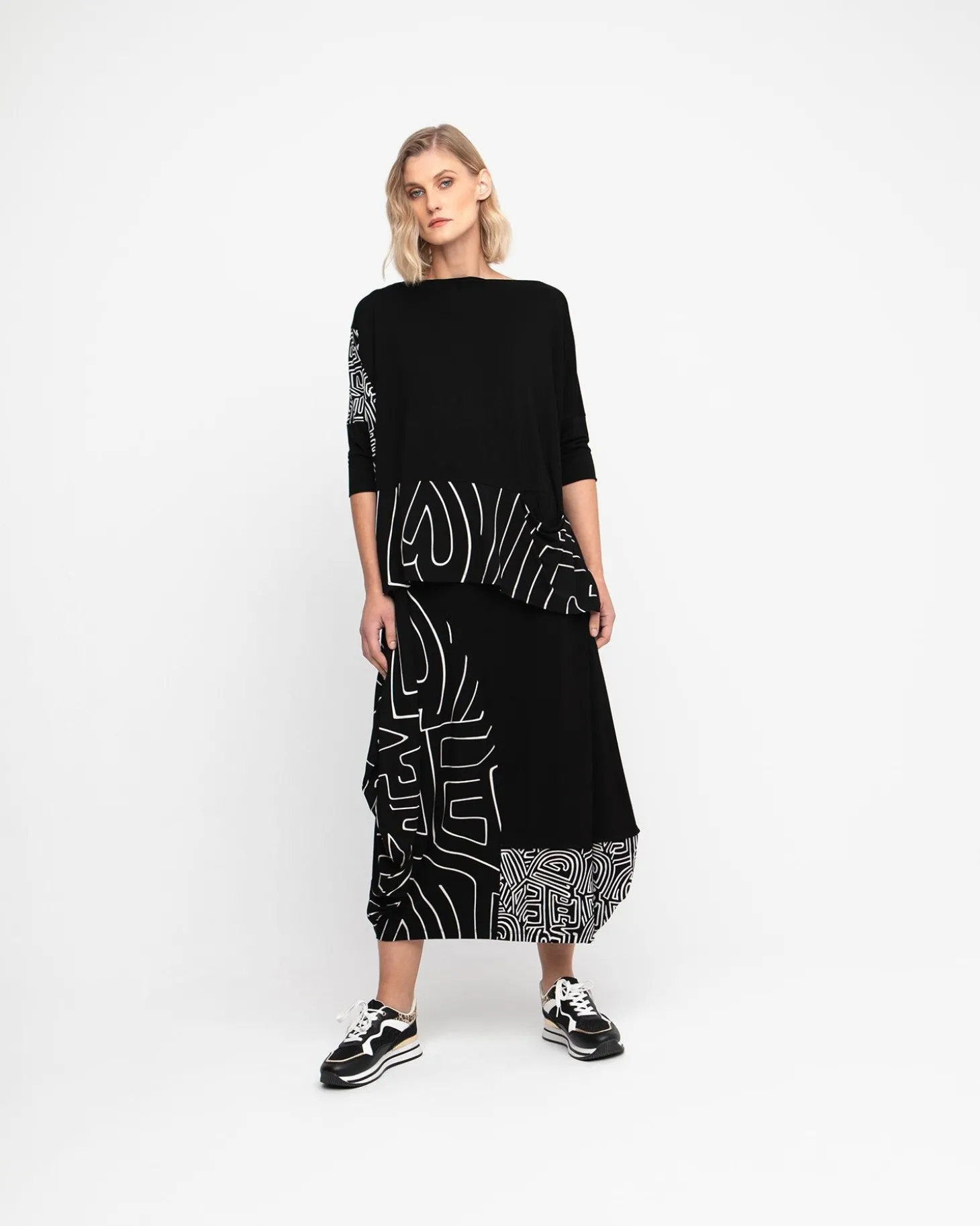 Women Alembika Ozai N Ku Maze Tee, Mitos