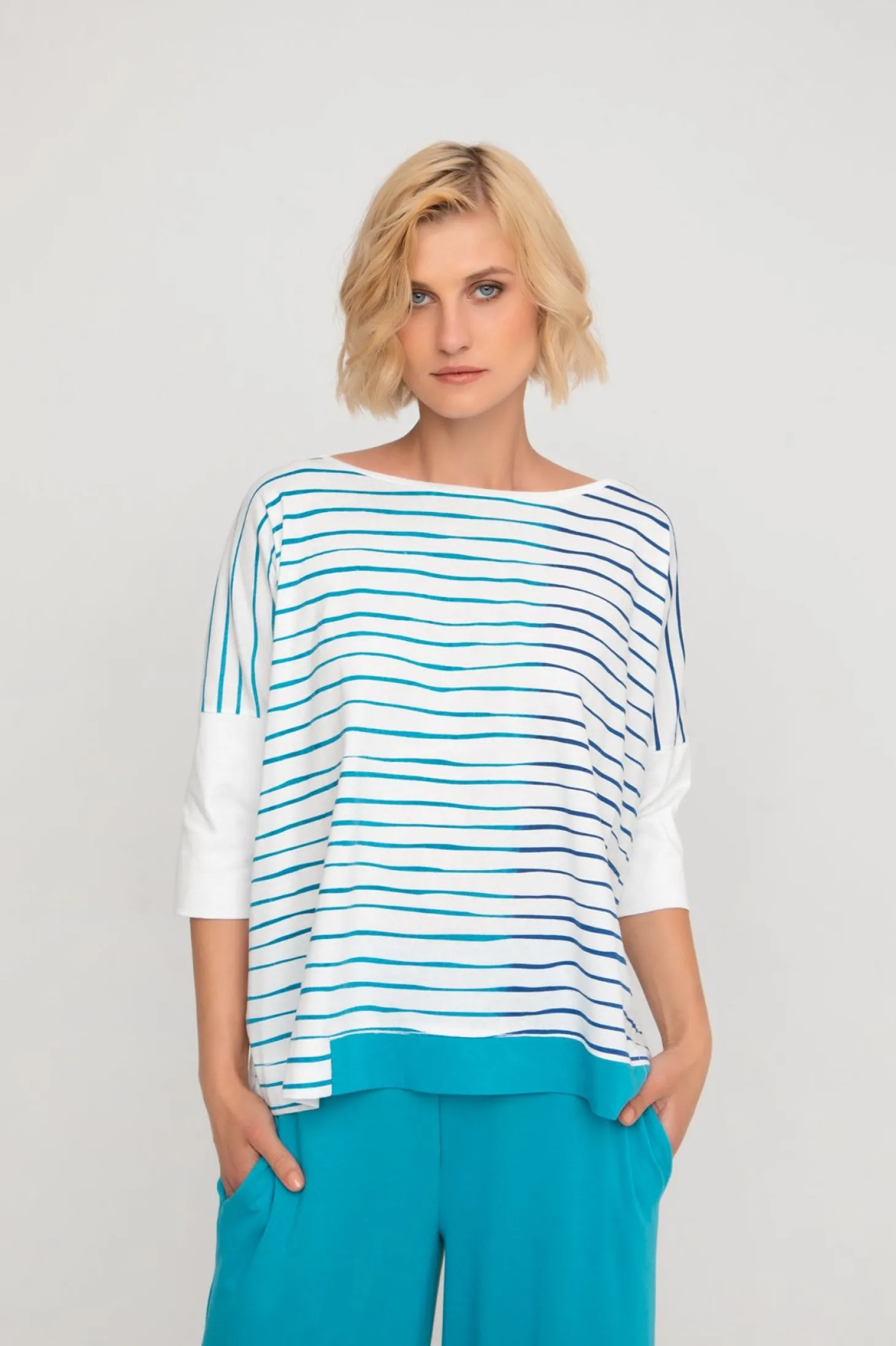 Women Alembika Ozai N Ku Oversized Top, Rivulet