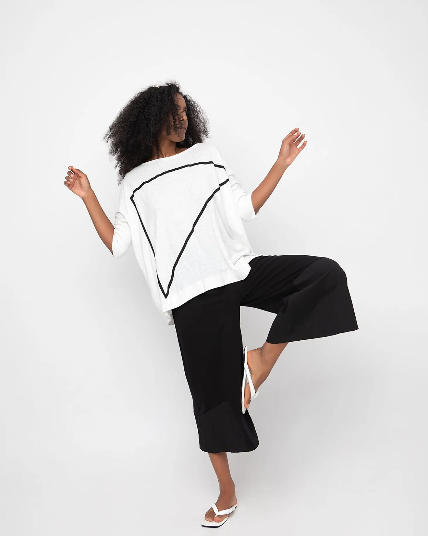 Women Alembika Ozai N Ku Triangle Tee, White