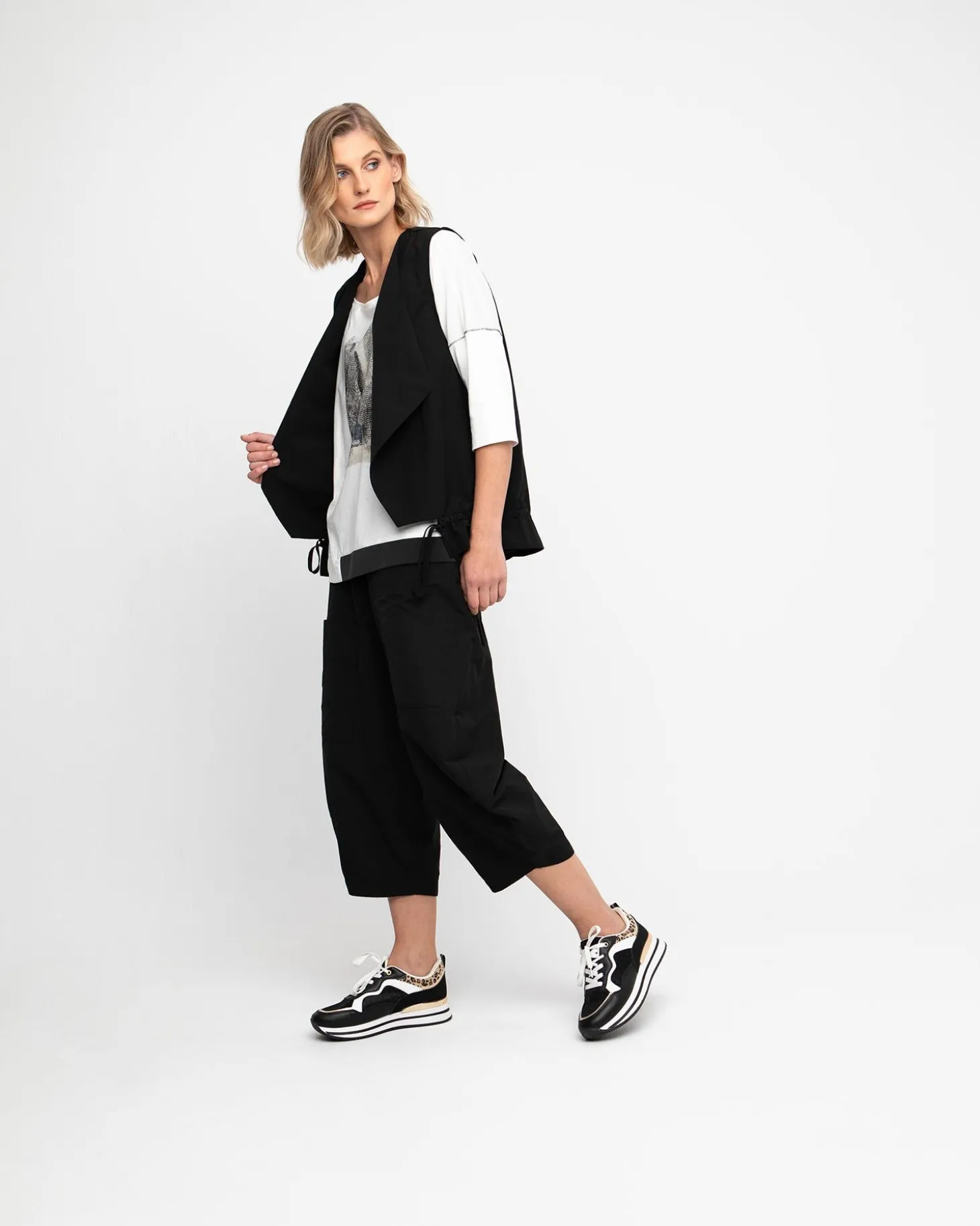 Women Alembika Ozai N Ku Utility Vest, Black