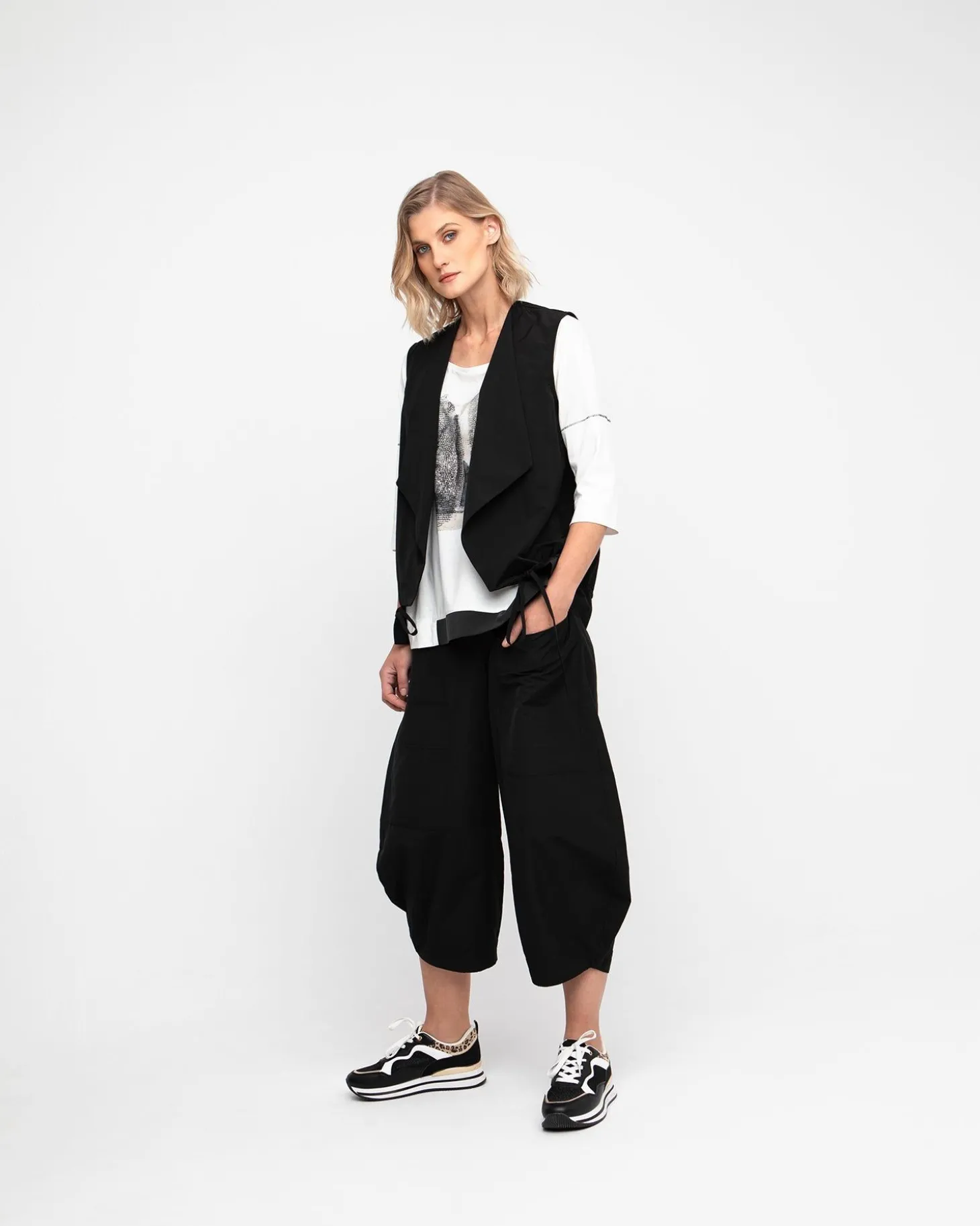Women Alembika Ozai N Ku Utility Vest, Black