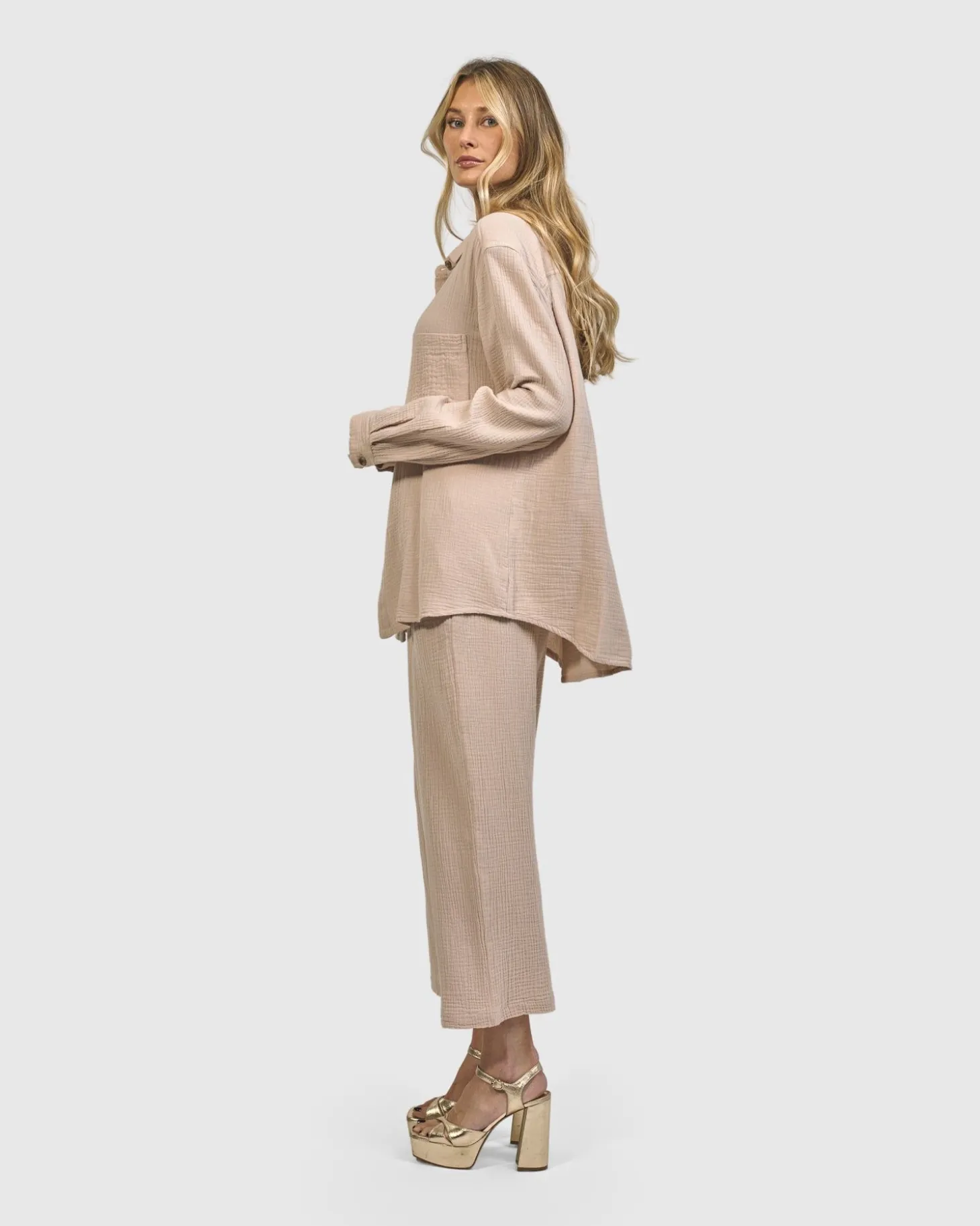 Women Alembika Recreation Button Down Top, Sand
