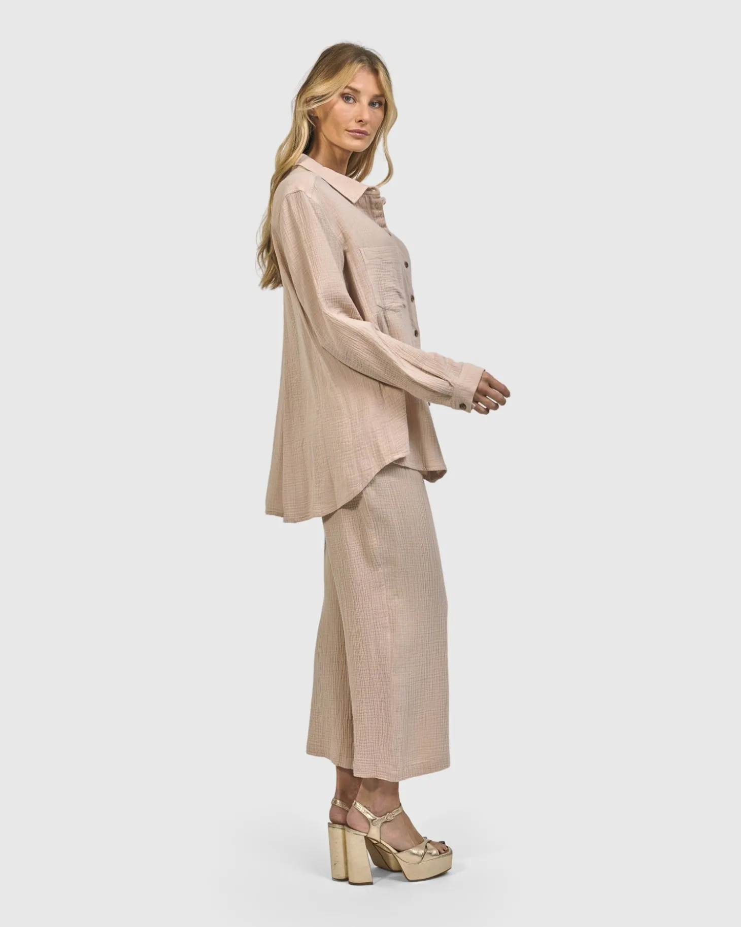 Women Alembika Recreation Button Down Top, Sand