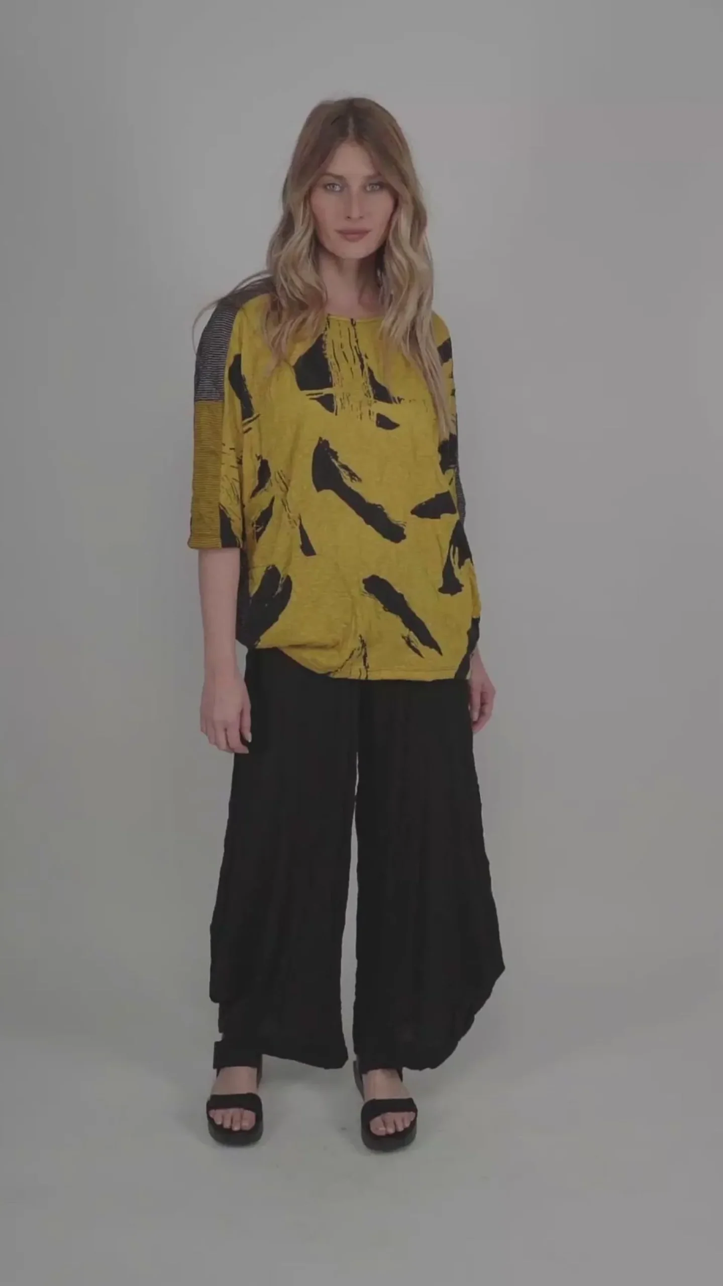 Women Alembika Ru Crinkle Dolman Top, Yellow