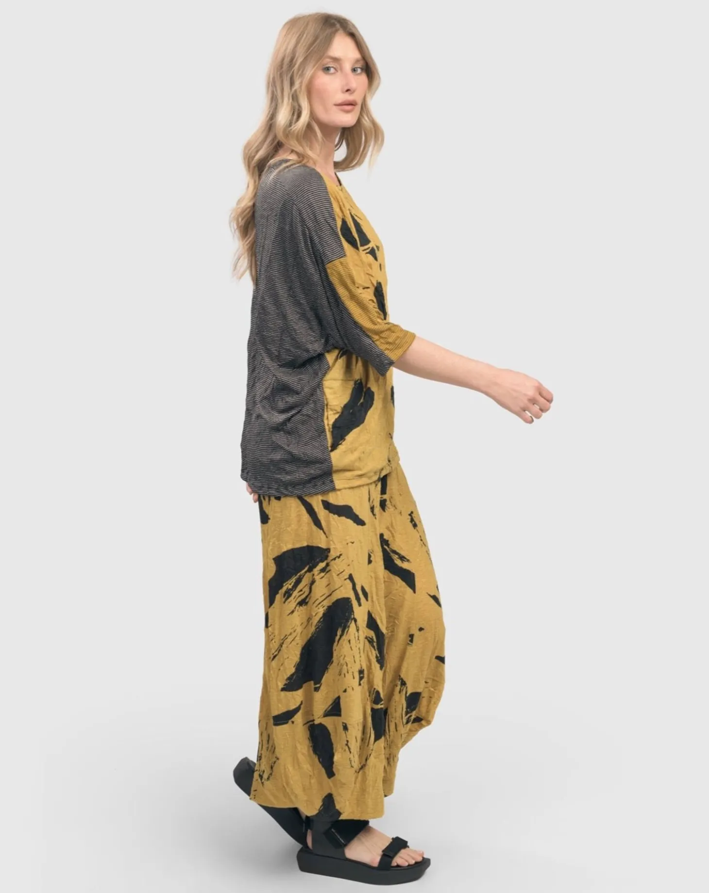 Women Alembika Ru Crinkle Dolman Top, Yellow