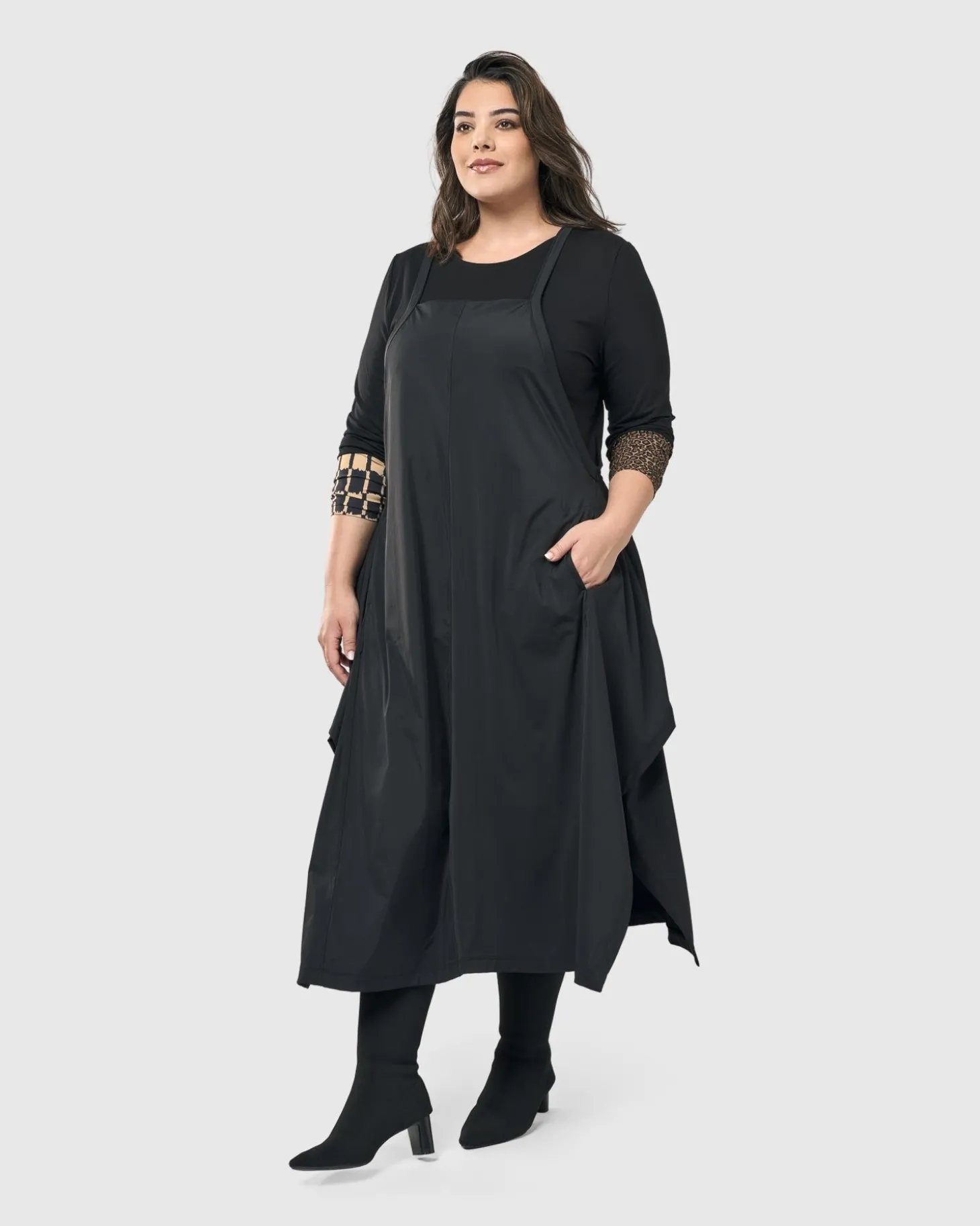 Women Alembika Shelley Apron Dress, Black