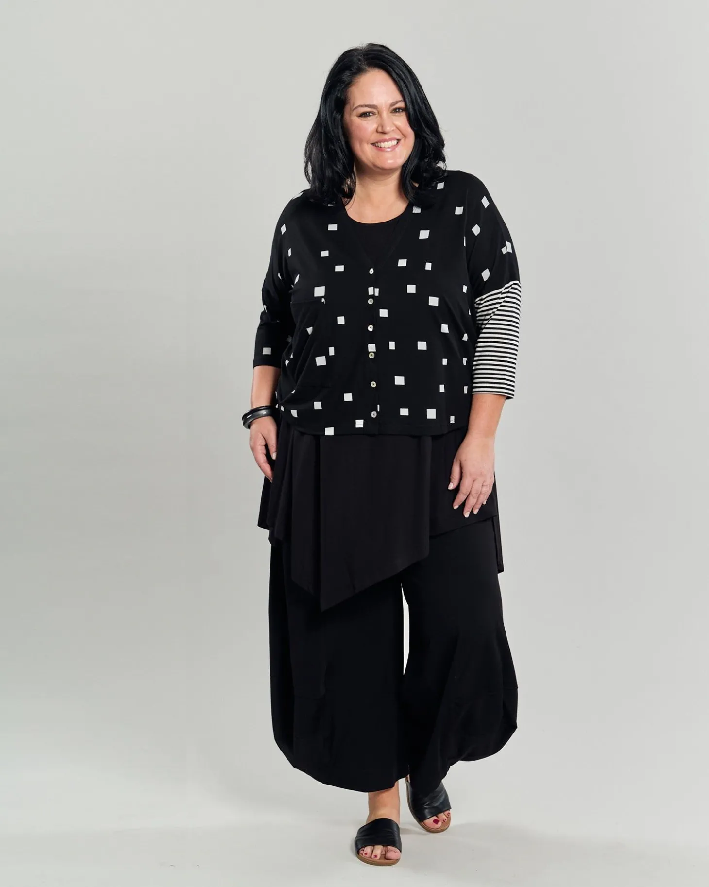 Women Alembika Skylar Crop Cardigan, Squares