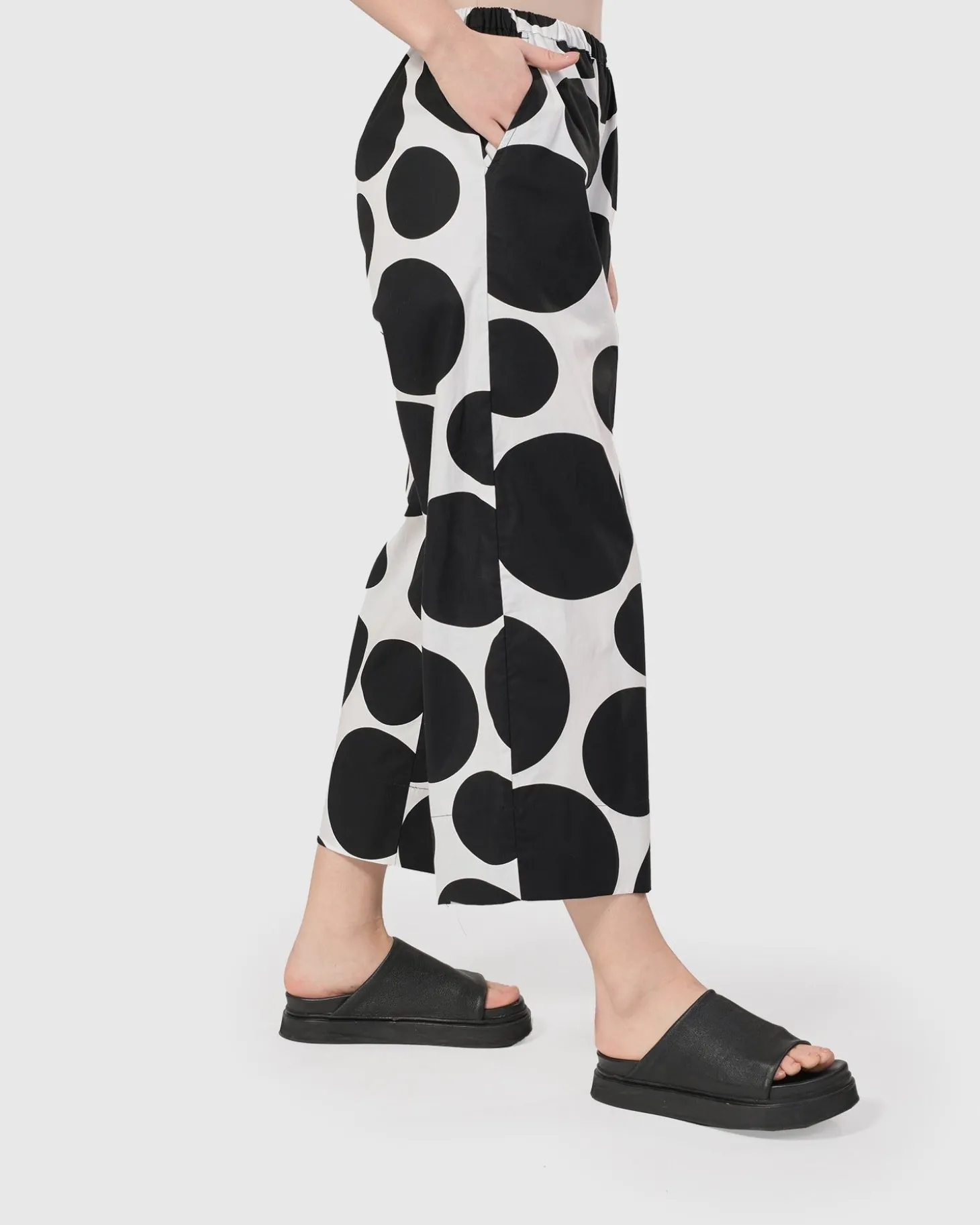 Women Alembika Solo Cropped Pants, Bubbles