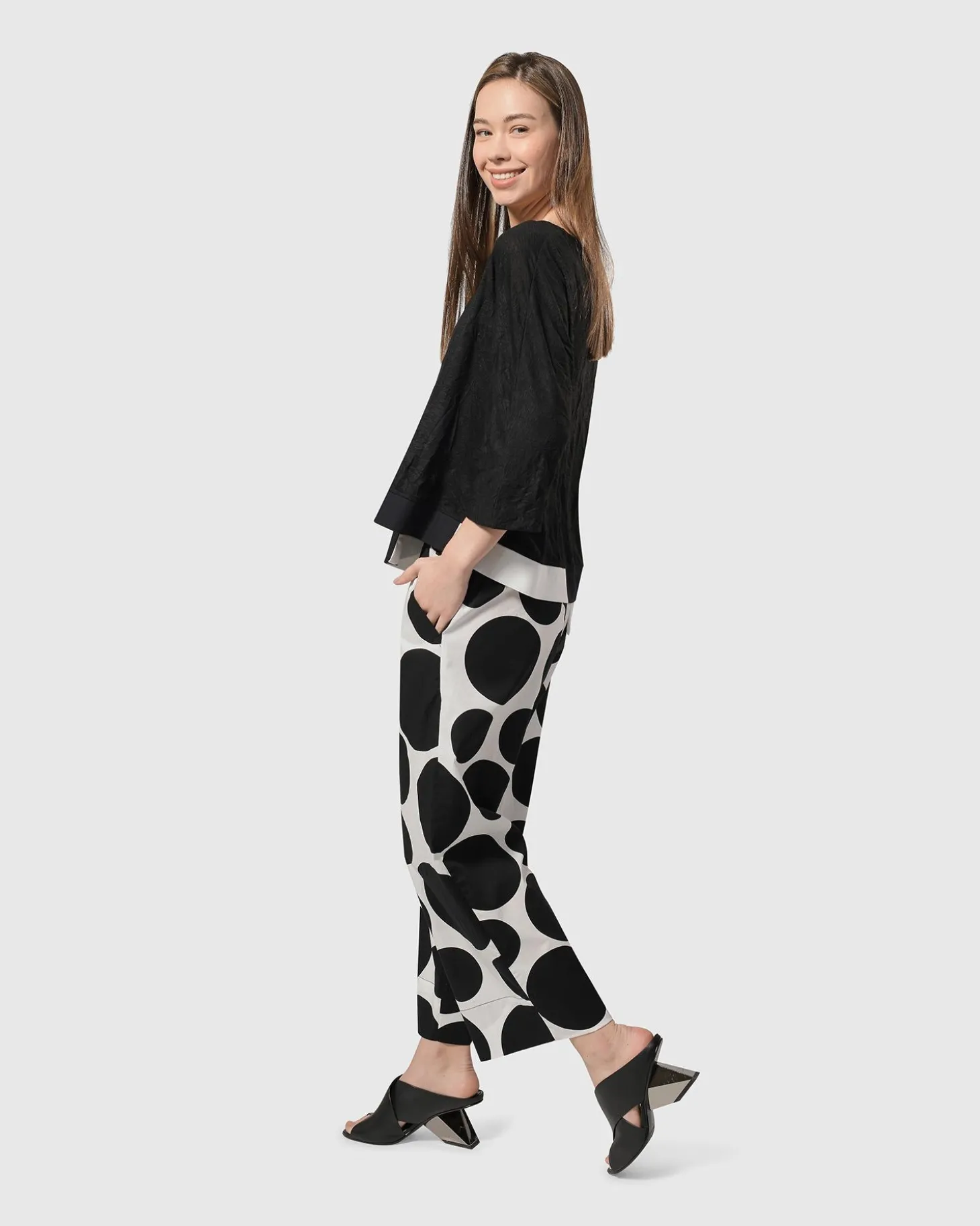 Women Alembika Solo Cropped Pants, Bubbles