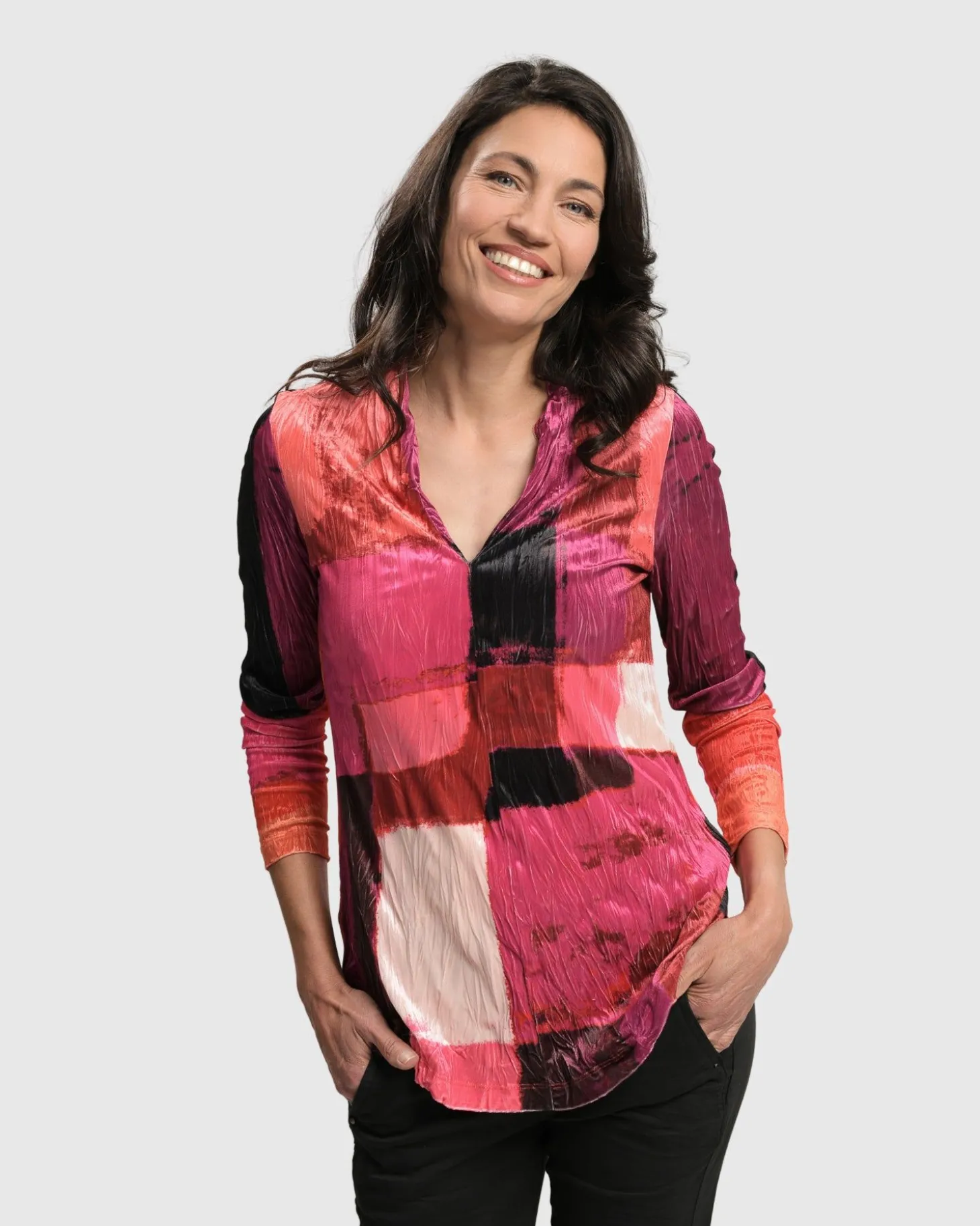 Women Alembika Sunset Strip V Neck Pullover, Magenta
