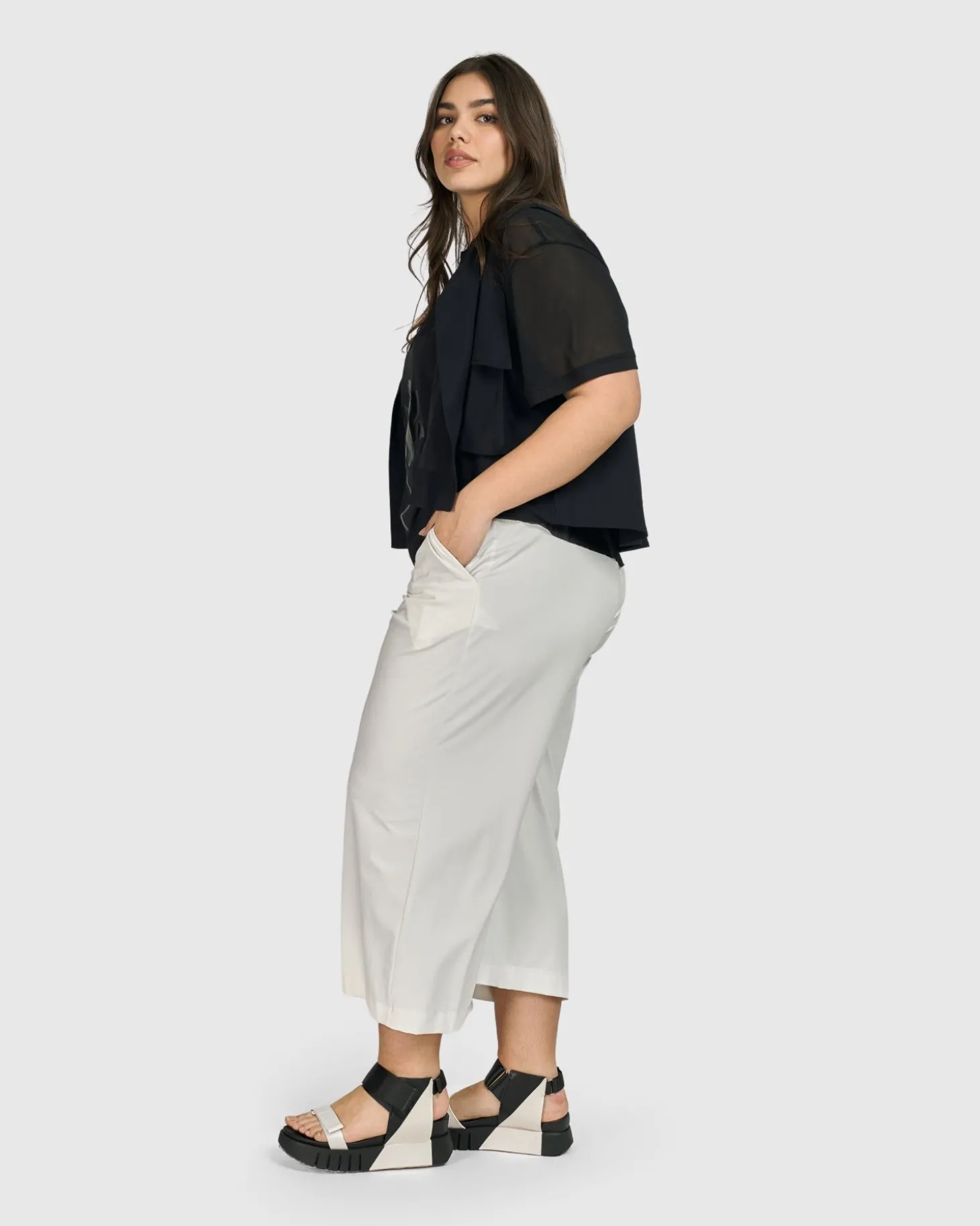 Women Alembika Tekbika Cannes Cargo Vest, Black