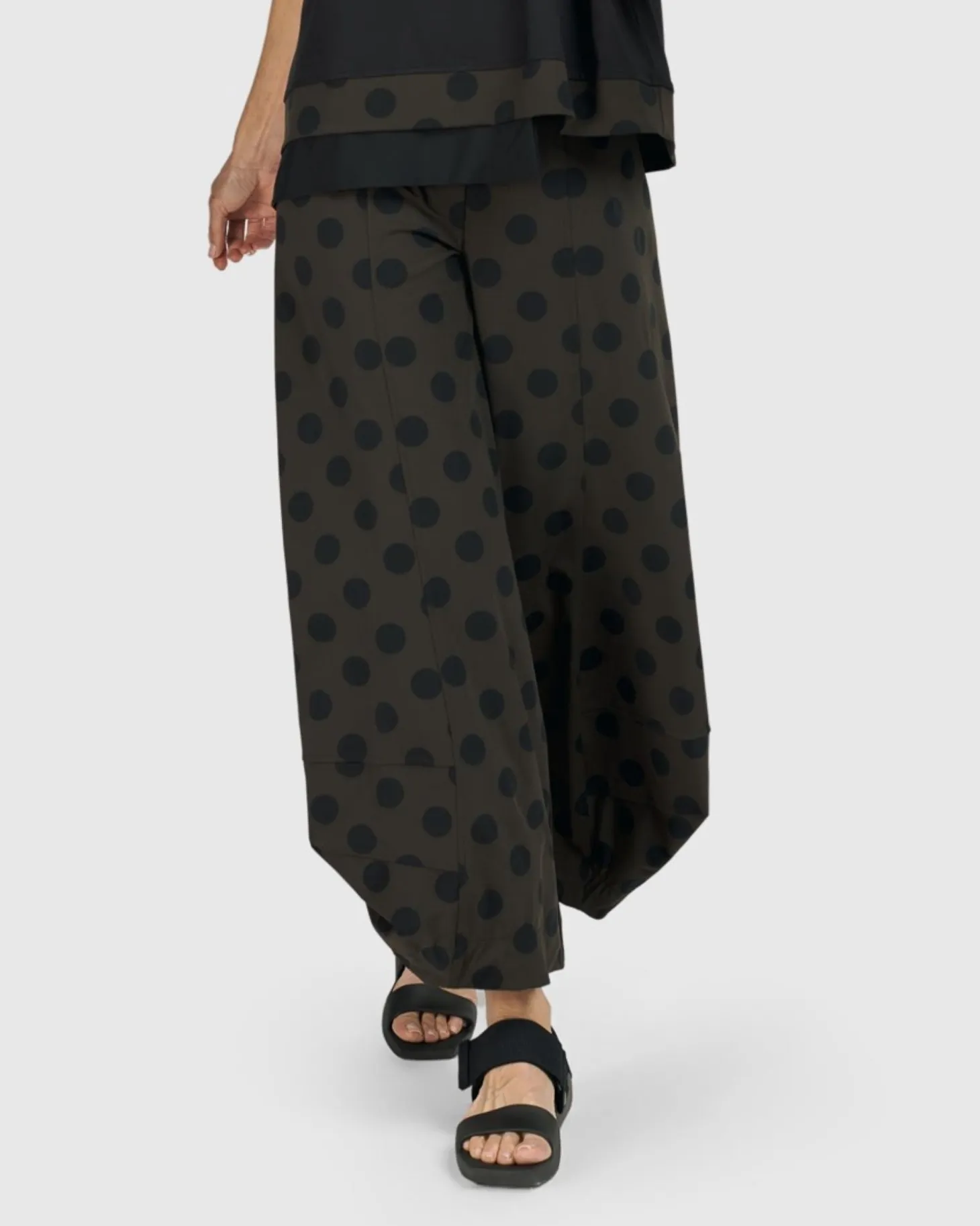 Women Alembika Tekbika Dots Punto Pants, Khaki