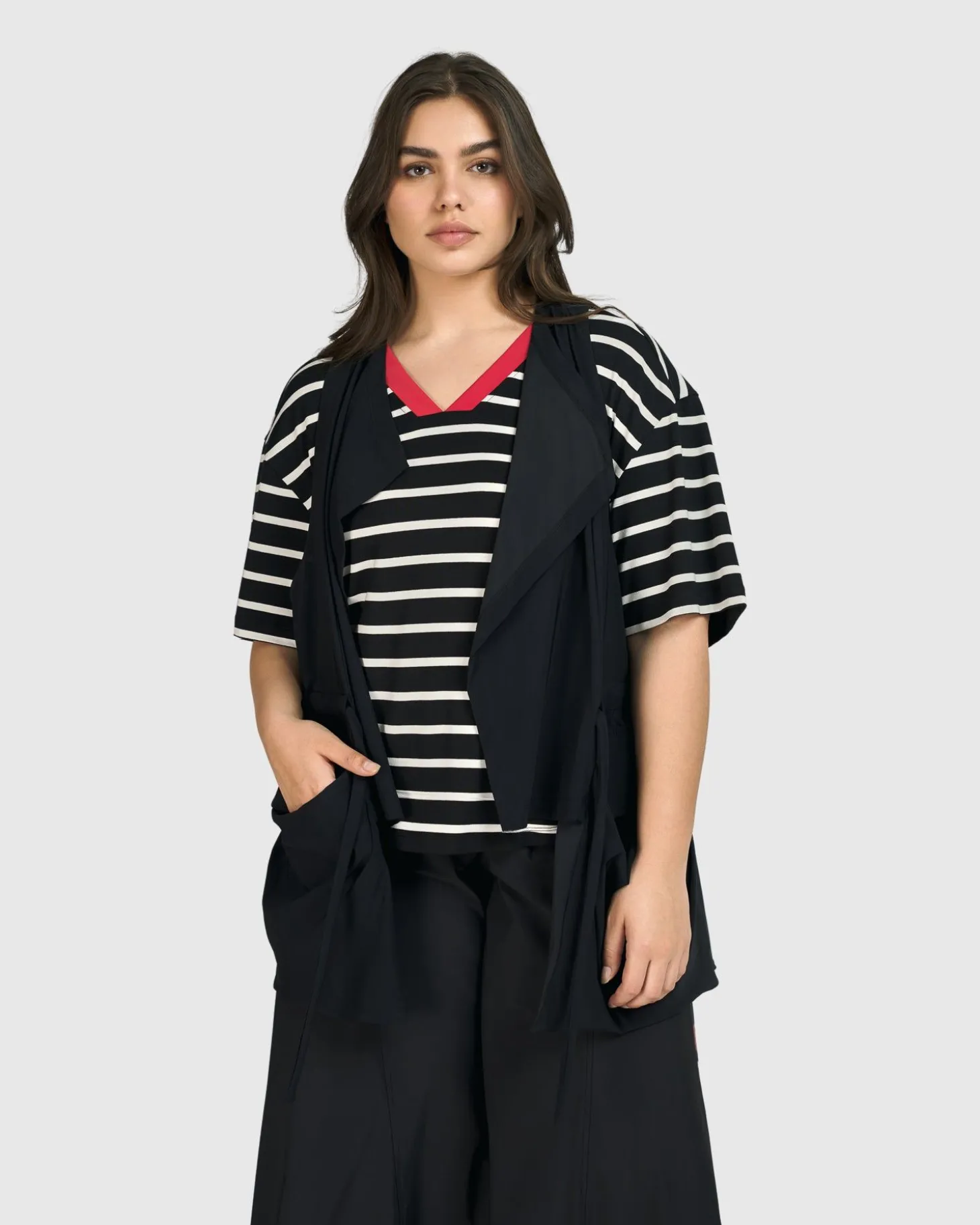 Women Alembika Tekbika Gabrielle Relaxed Vest, Black