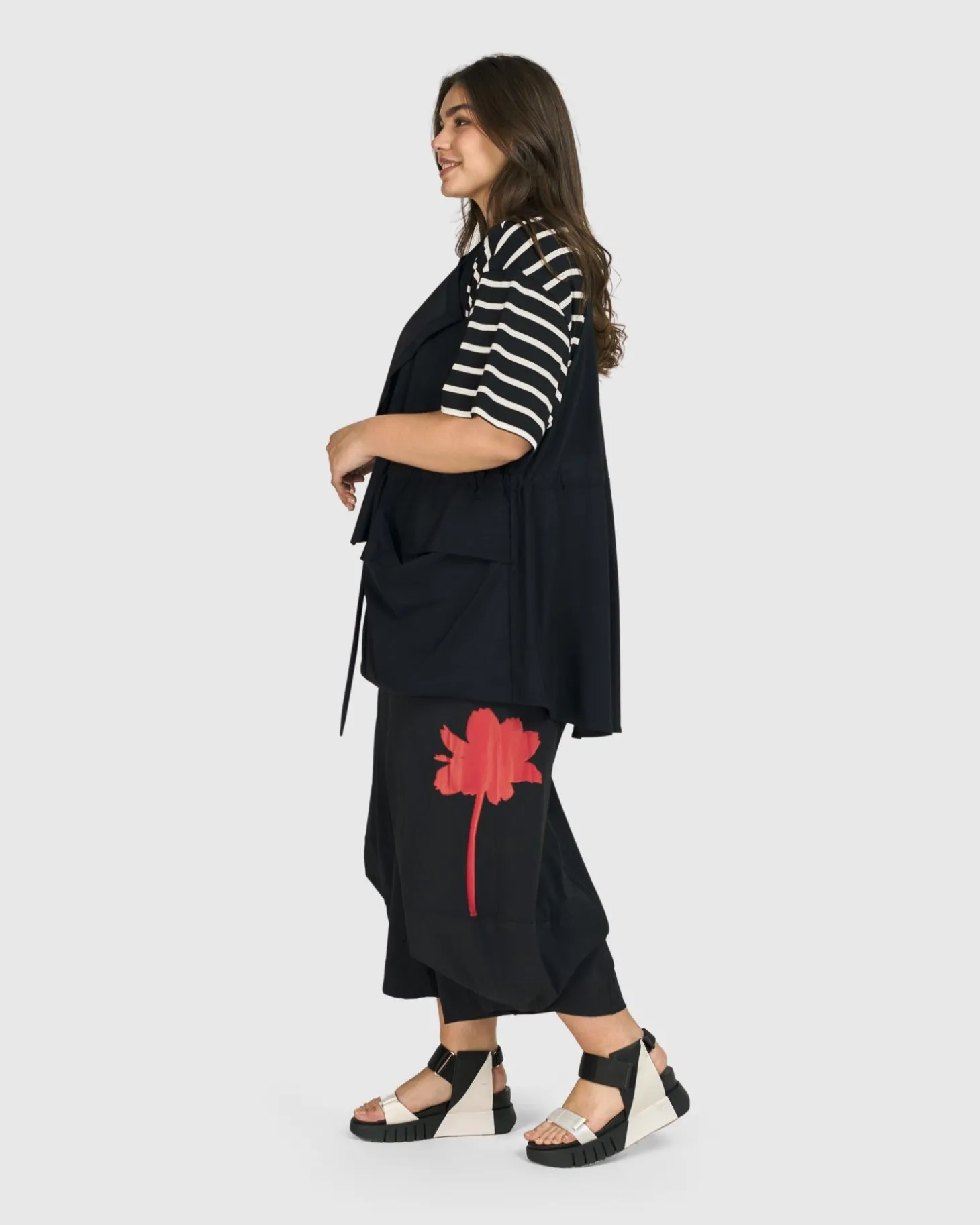 Women Alembika Tekbika Gabrielle Relaxed Vest, Black