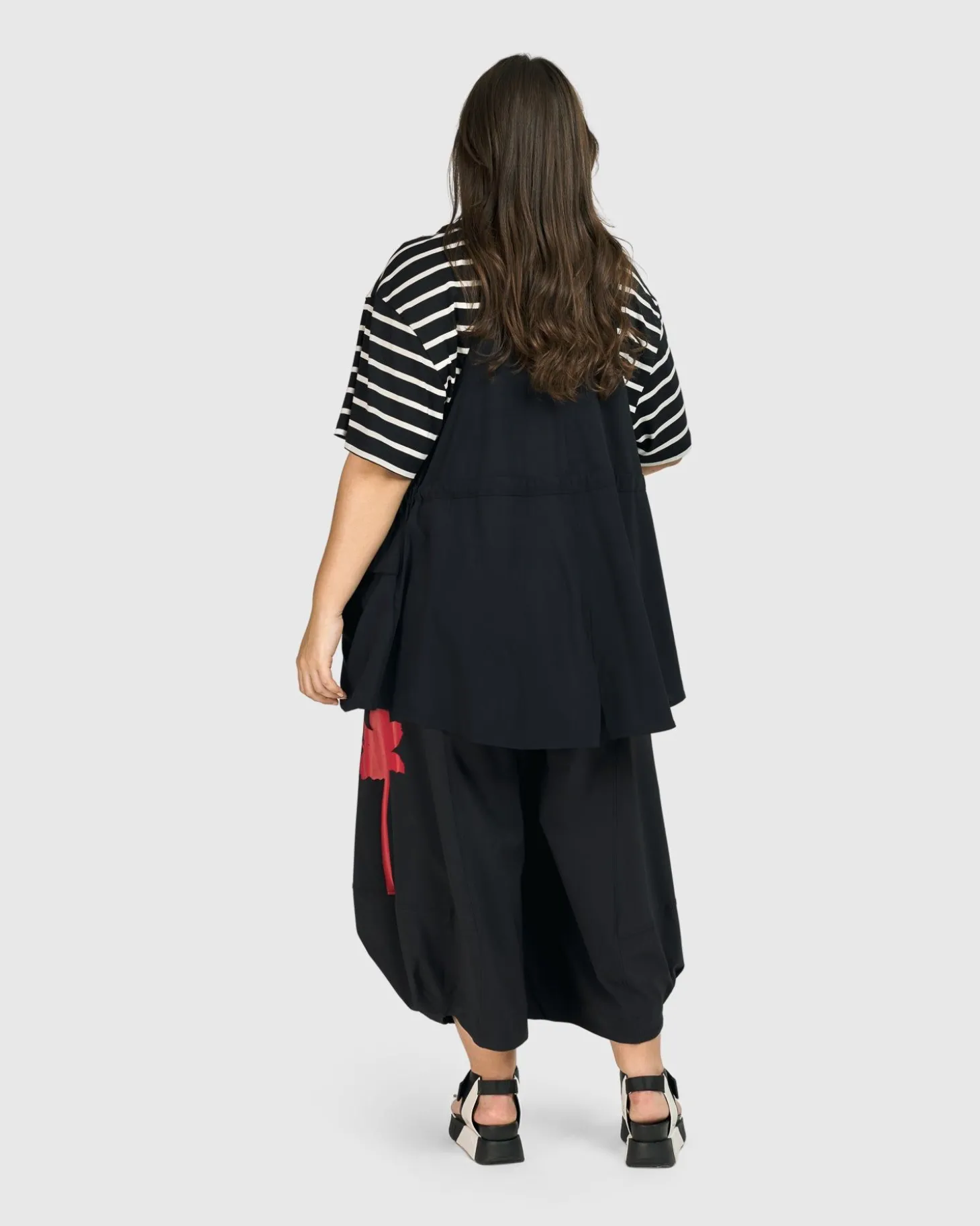 Women Alembika Tekbika Gabrielle Relaxed Vest, Black
