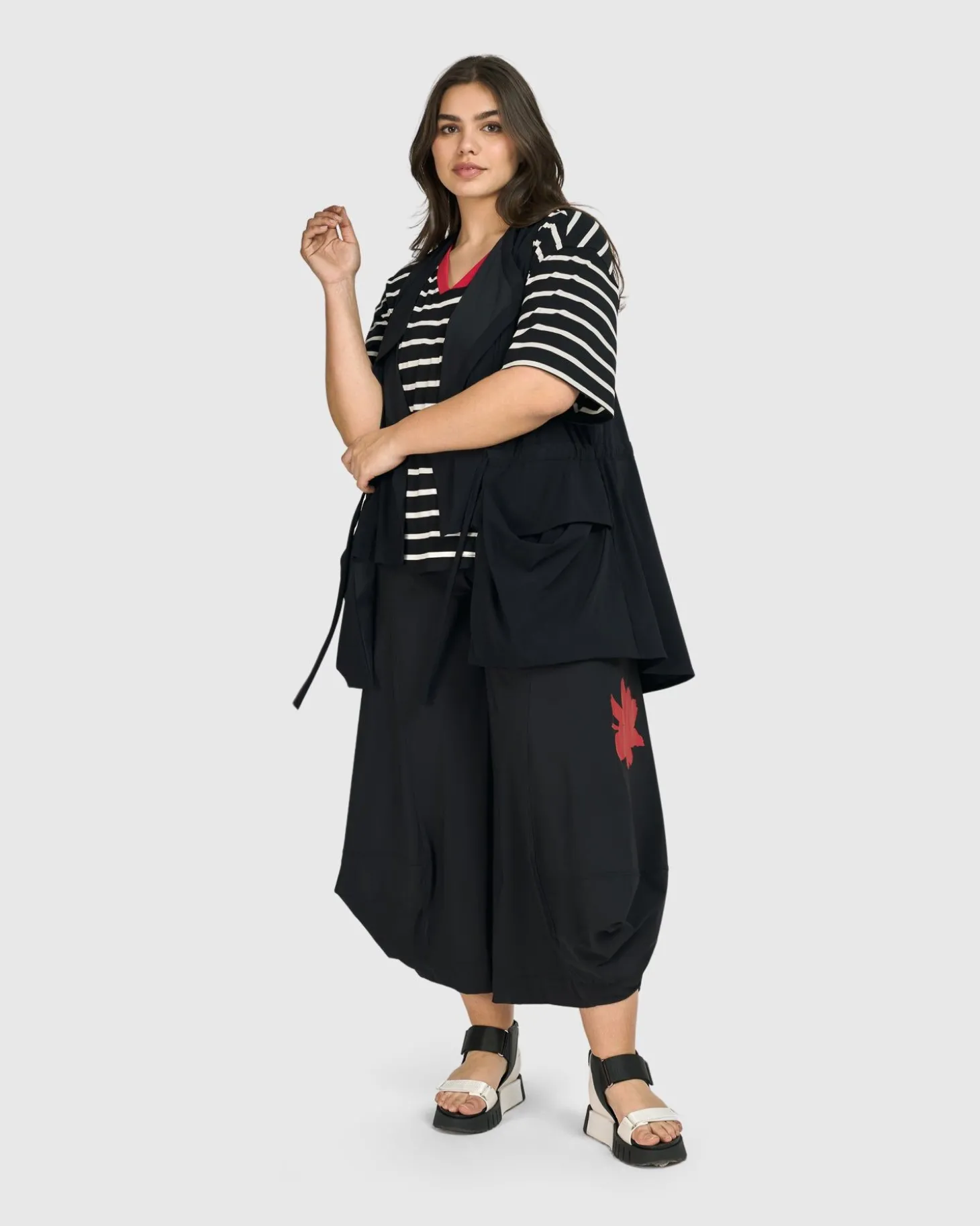 Women Alembika Tekbika Gabrielle Relaxed Vest, Black