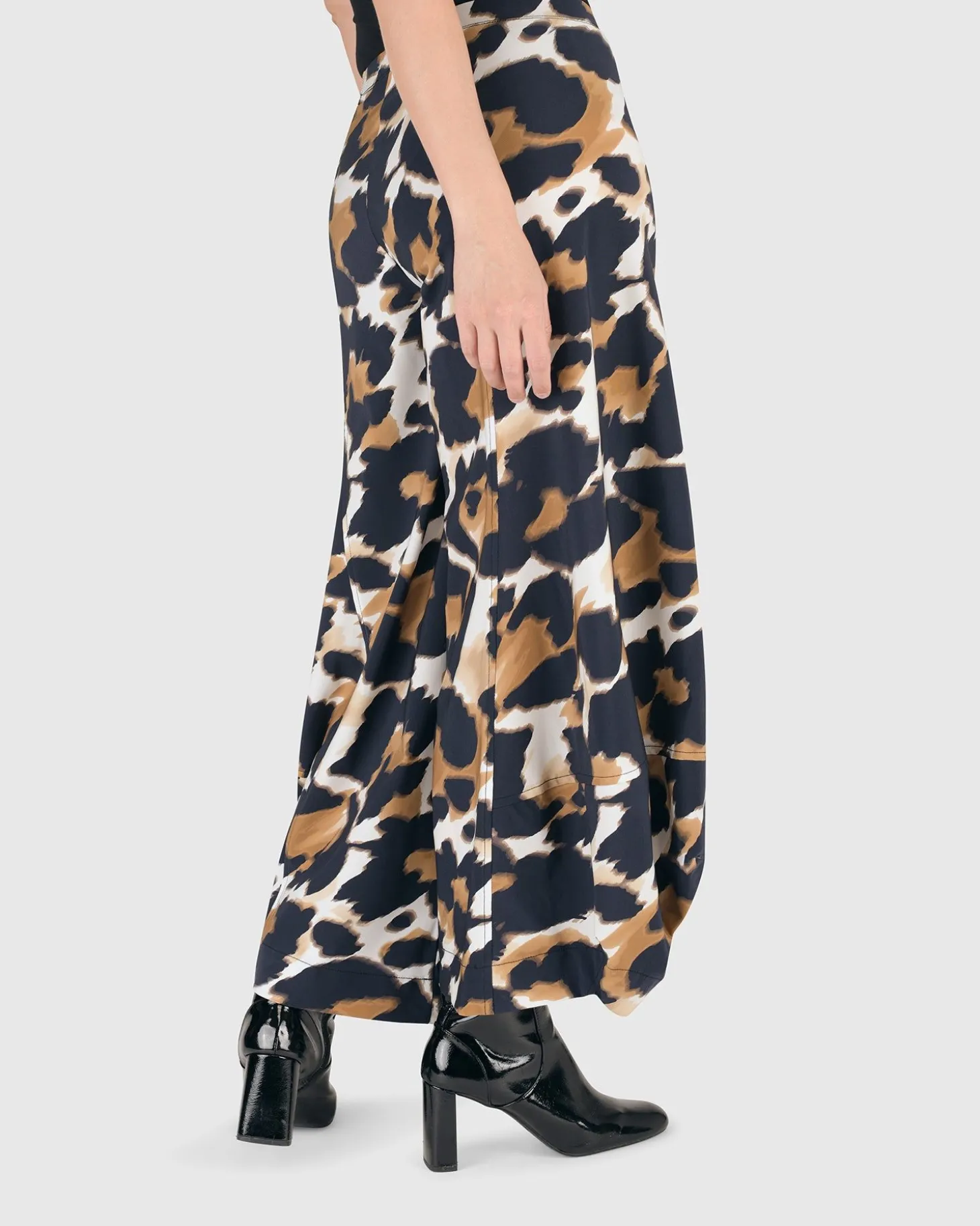 Women Alembika Tekbika Leopard Punto Pants, Multi