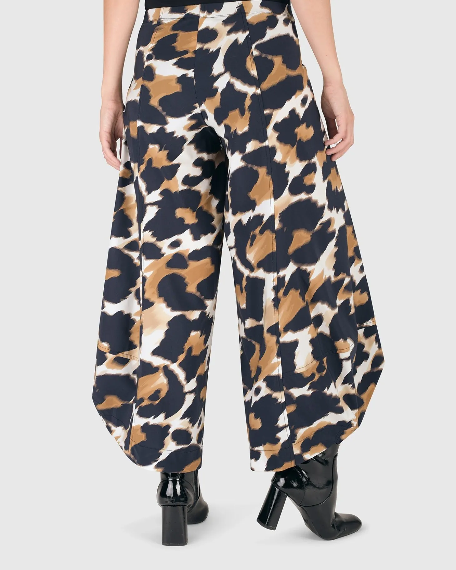 Women Alembika Tekbika Leopard Punto Pants, Multi