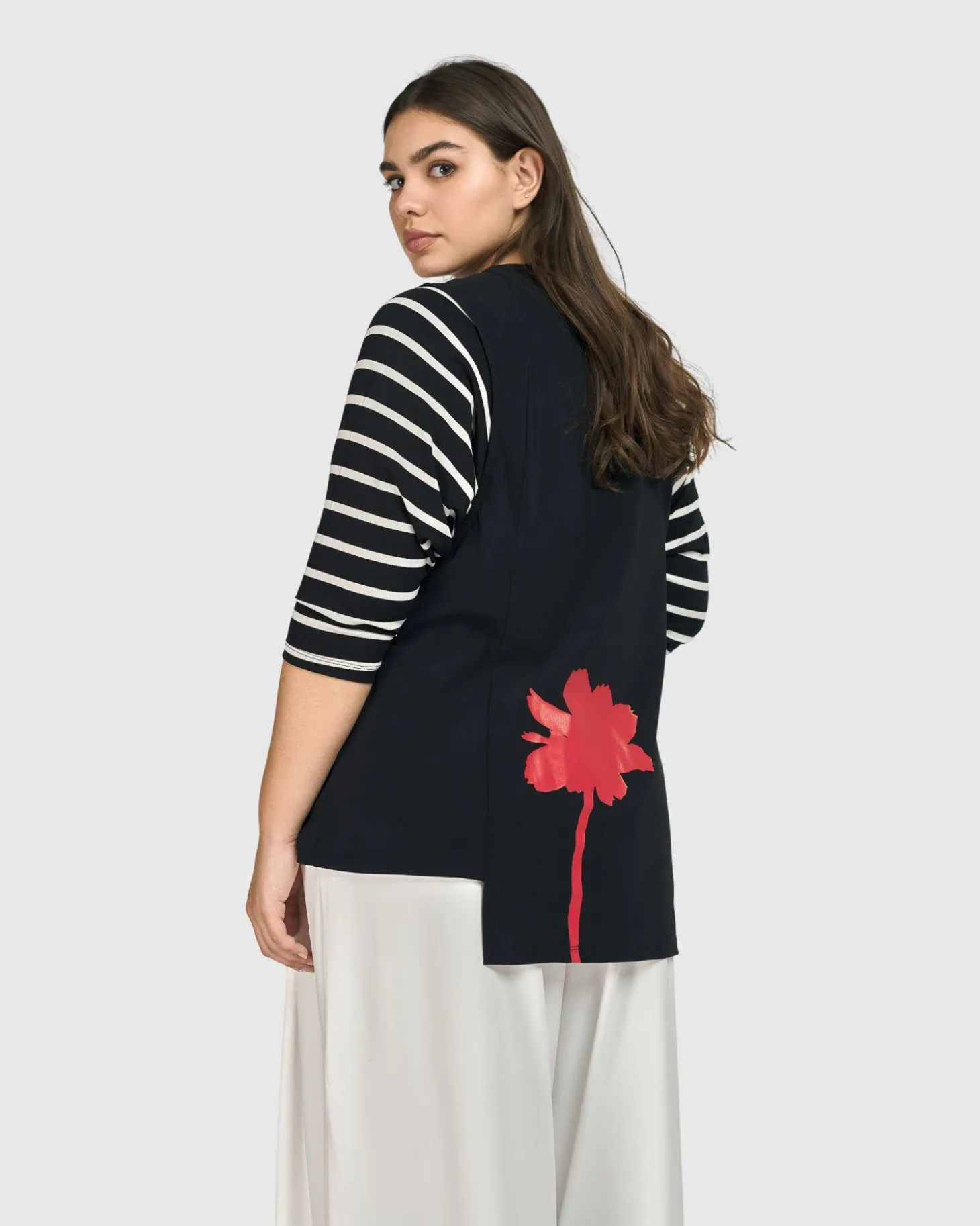 Women Alembika Tekbika Notre Dame Apron Vest, Black