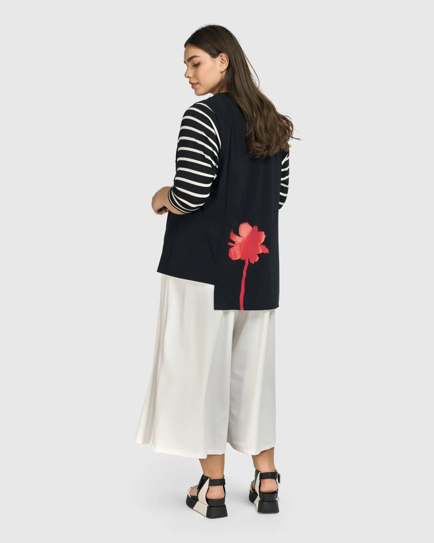 Women Alembika Tekbika Notre Dame Apron Vest, Black