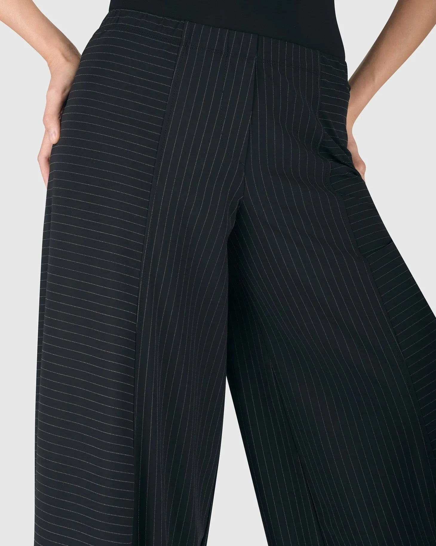 Women Alembika Tekbika Pinstripe Punto Pants, Black