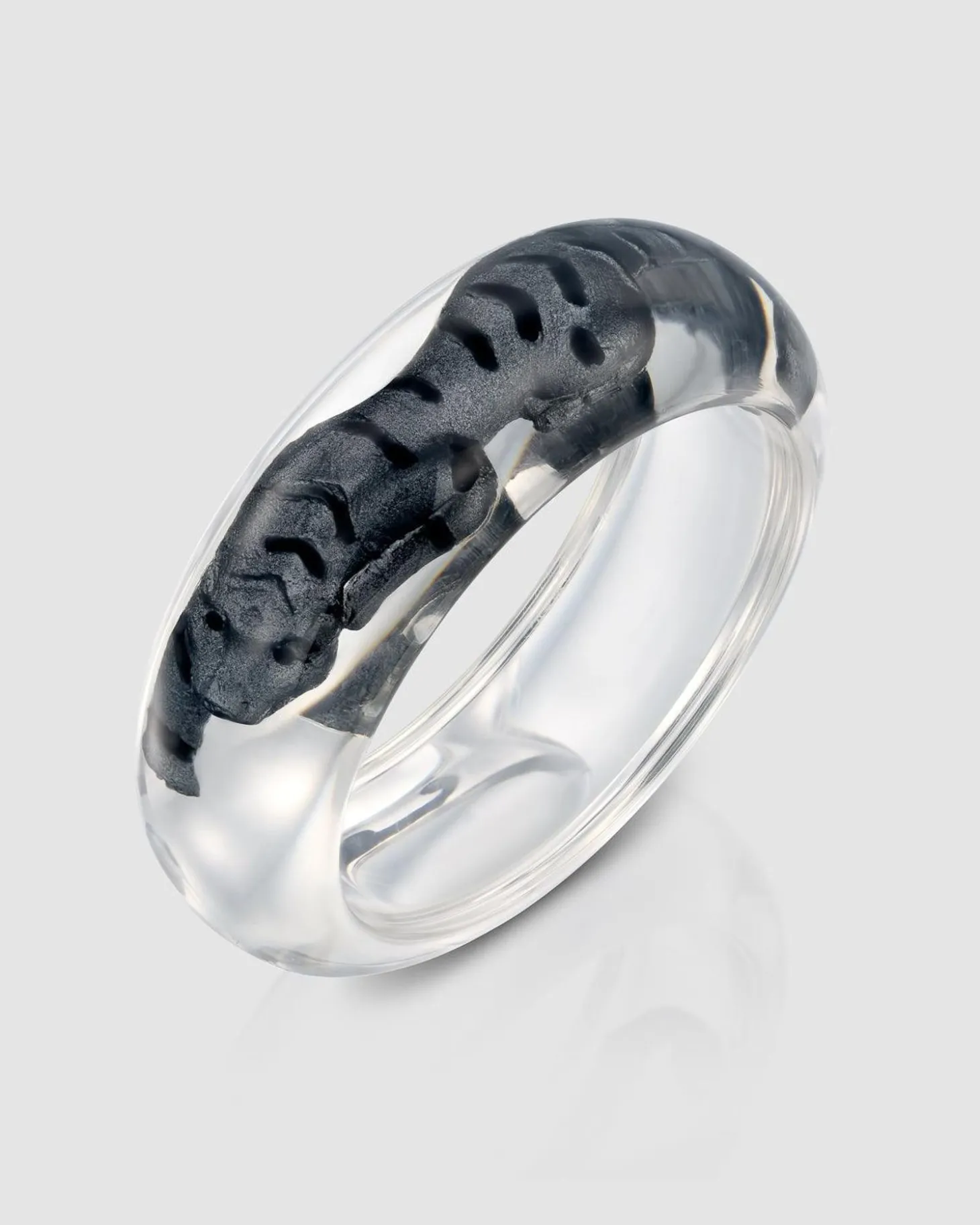 Women Alembika Tiger Inlay Bangle Bracelet, Silver