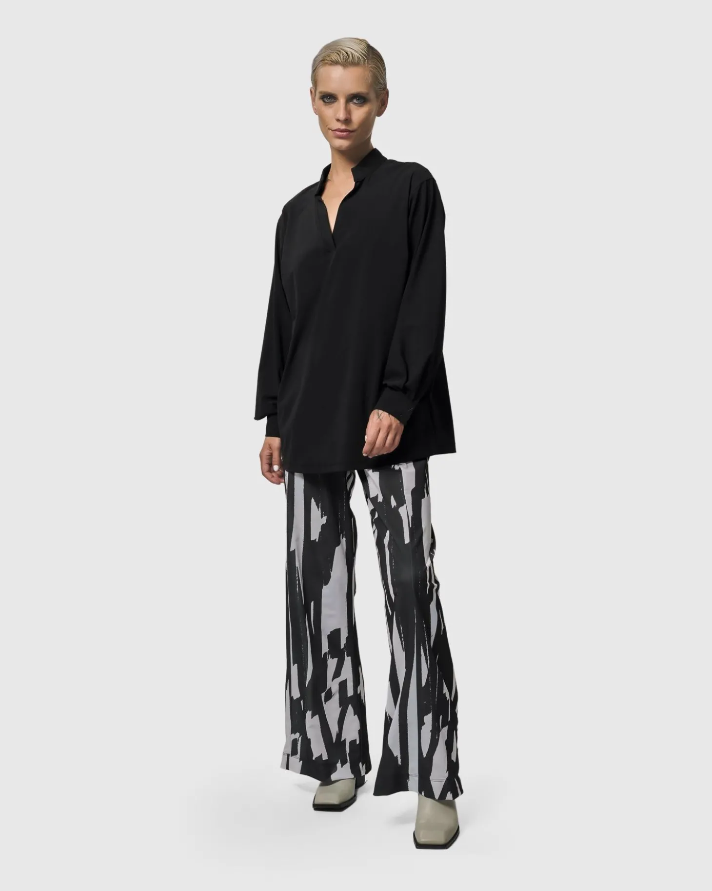 Women Alembika Trinity V-Neck Pullover Top, Black