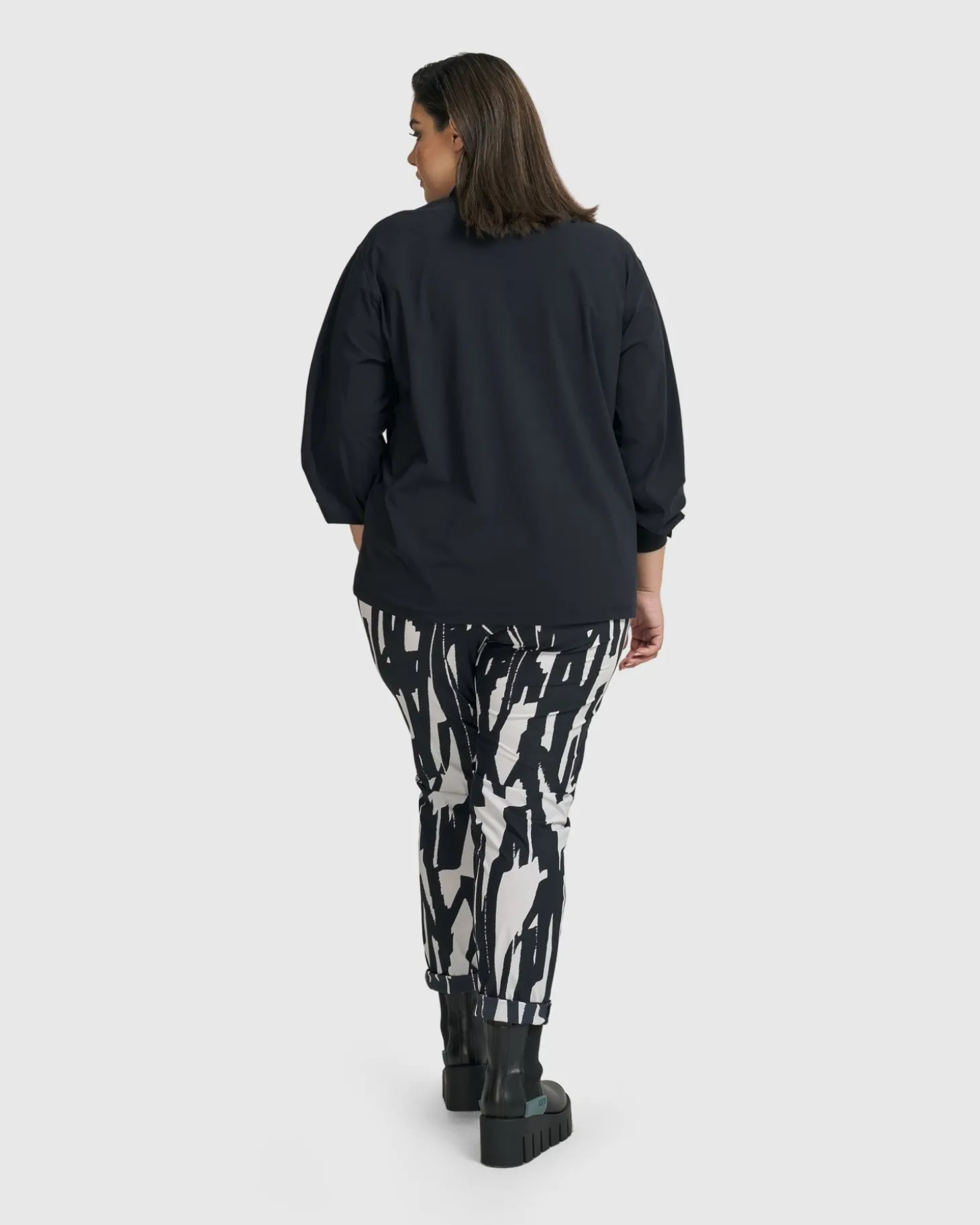Women Alembika Trinity V-Neck Pullover Top, Black
