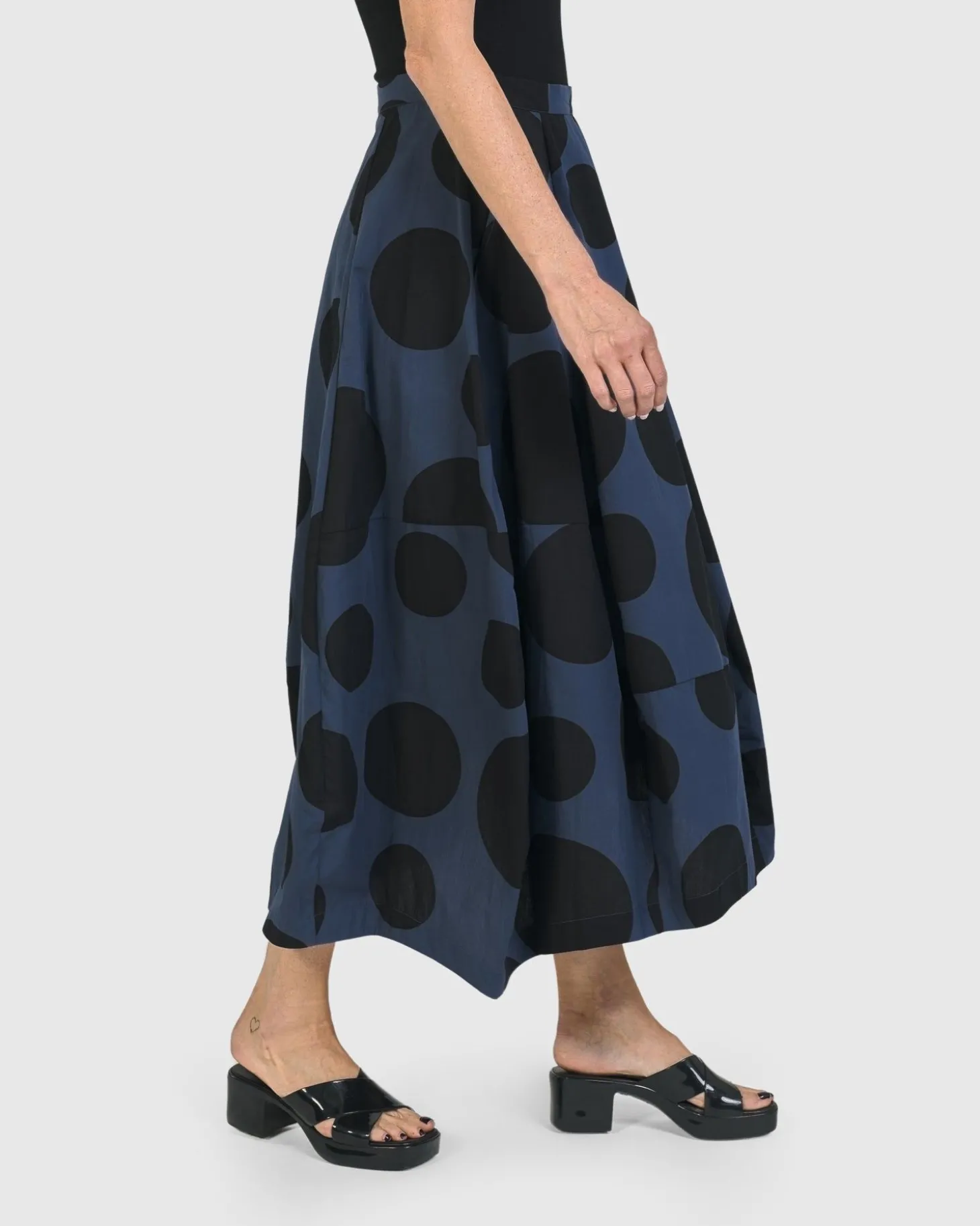 Women Alembika Urban Astrid Balloon Skirt, Navy