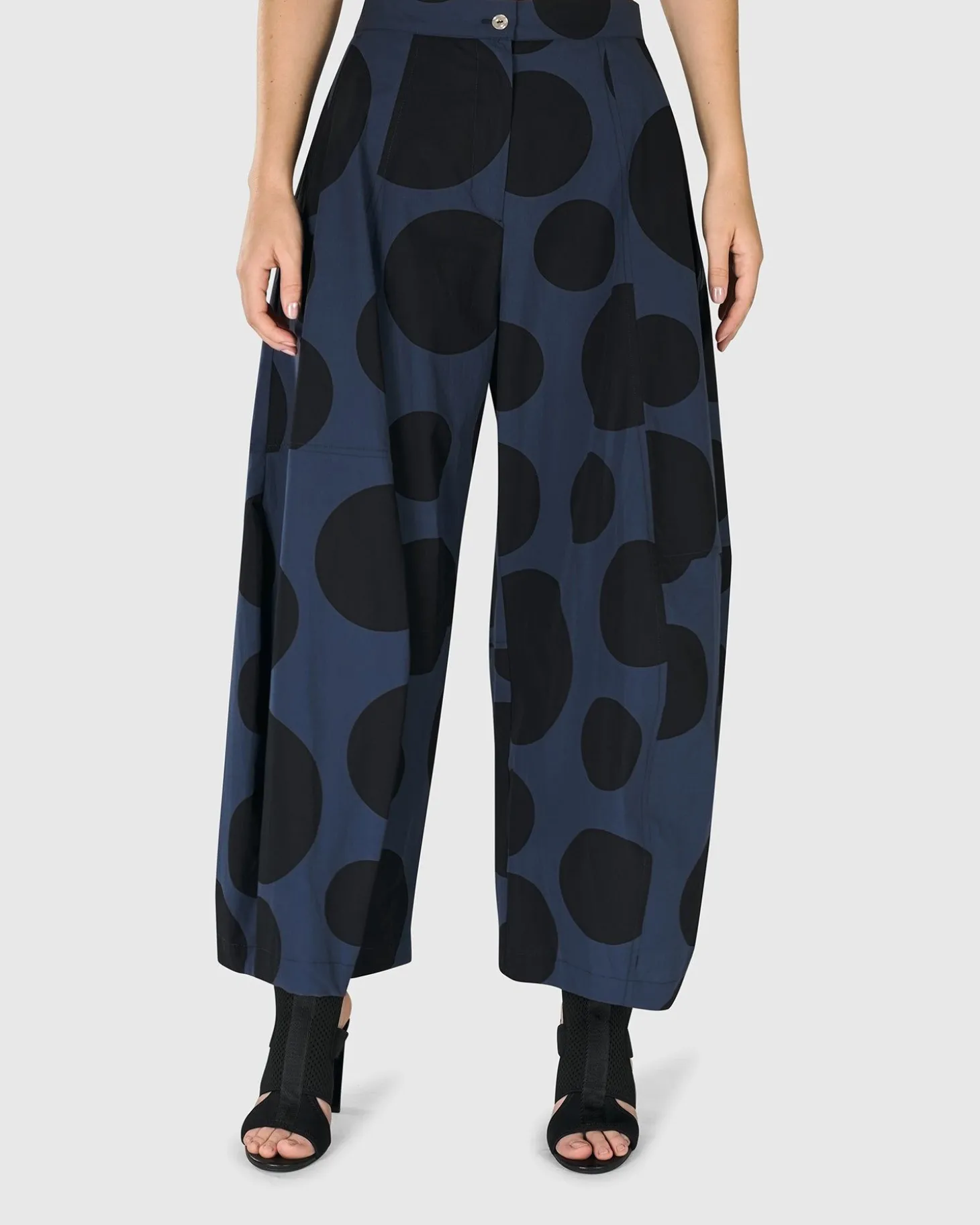 Women Alembika Urban Carnavale Balloon Pants, Navy
