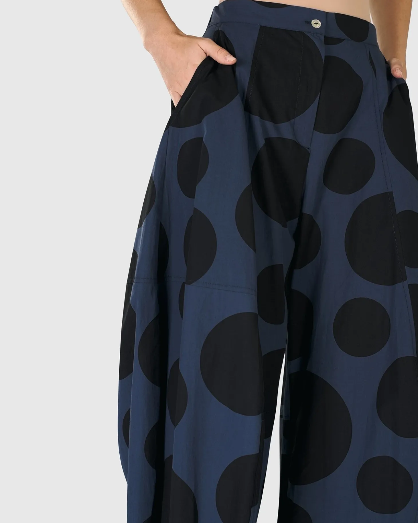Women Alembika Urban Carnavale Balloon Pants, Navy