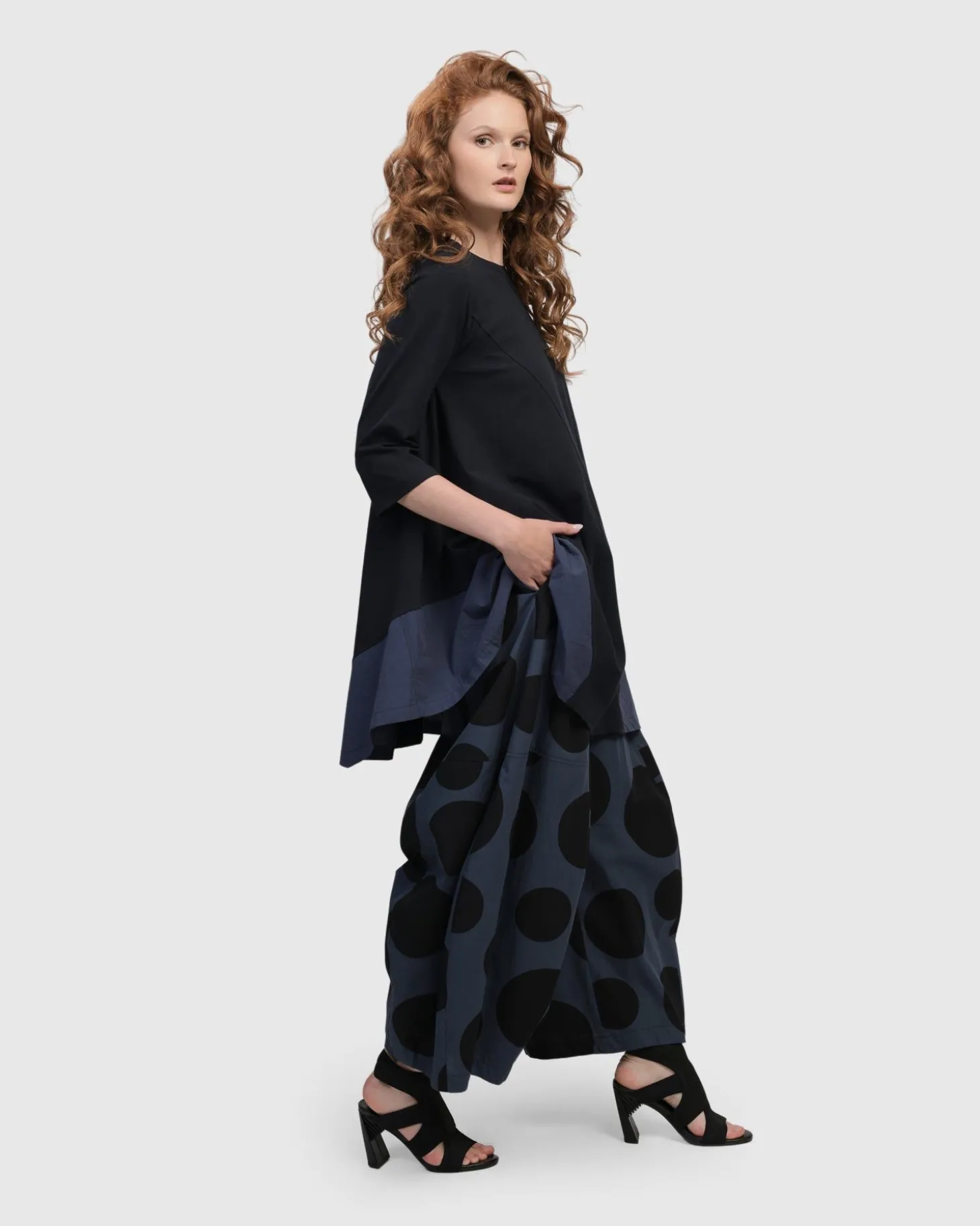 Women Alembika Urban Carnavale Balloon Pants, Navy