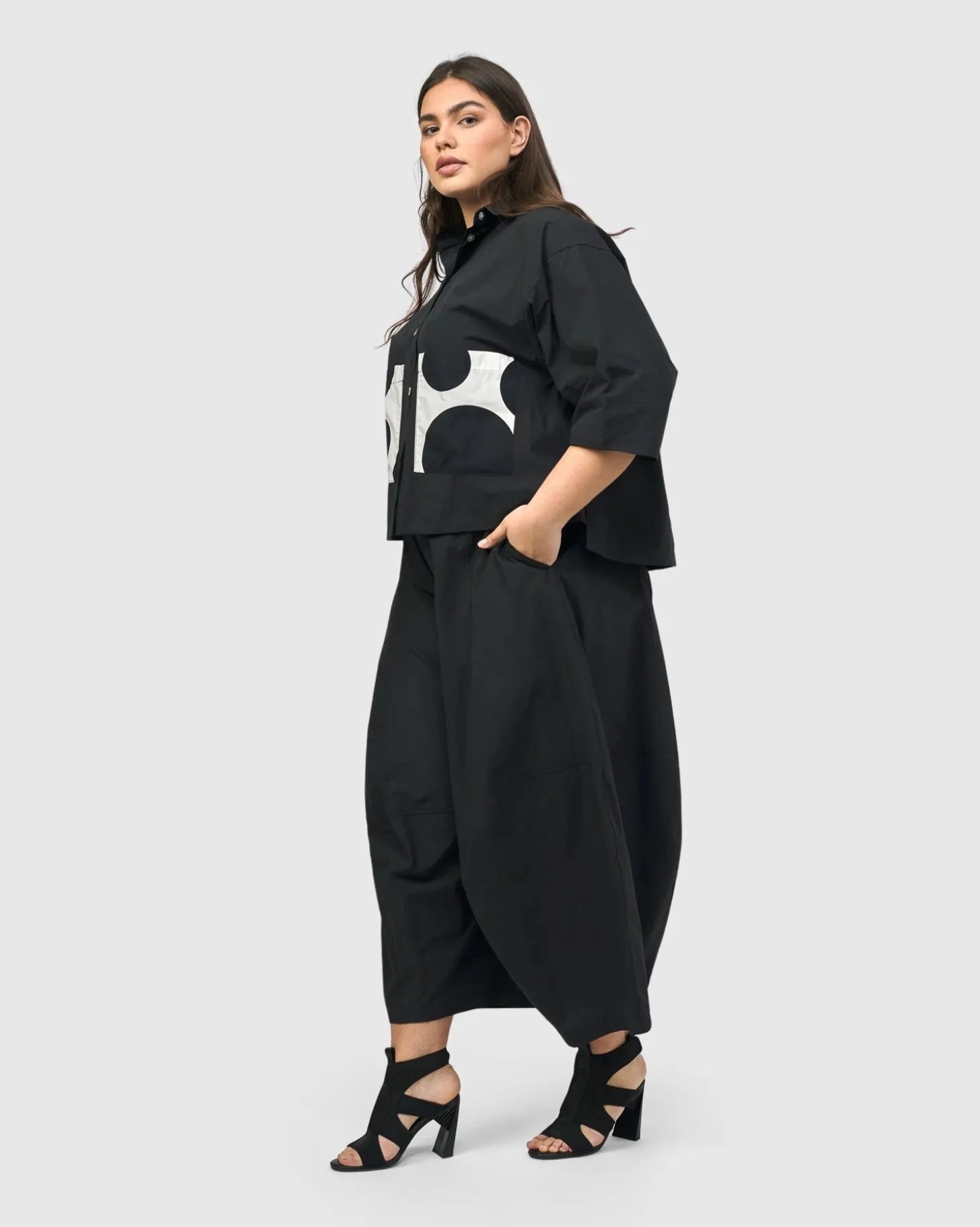 Women Alembika Urban Carnegie Cropped Shirt, Mono