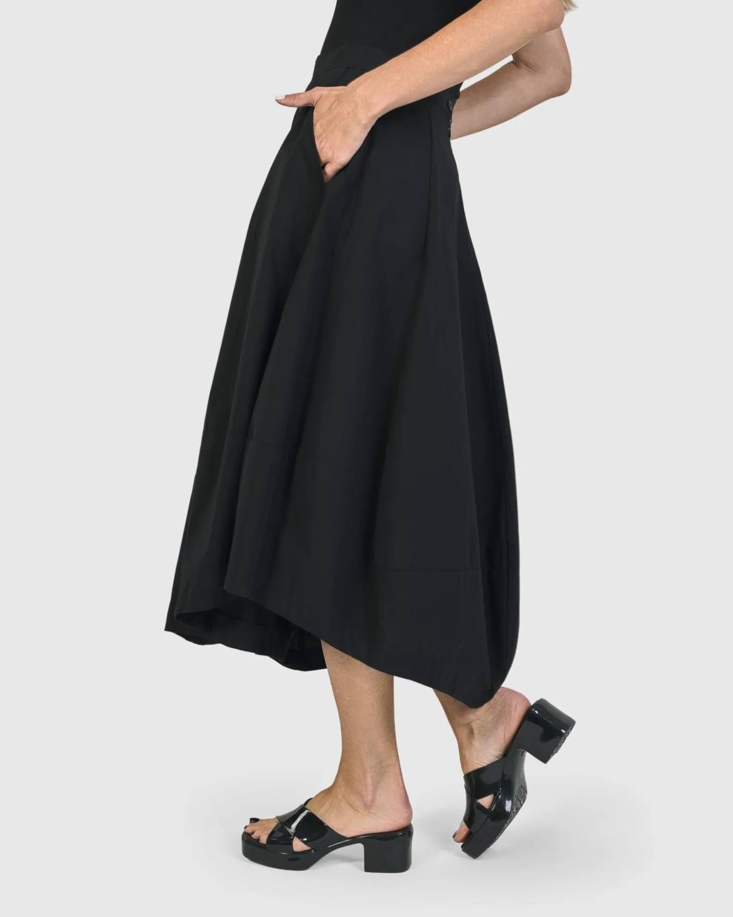 Women Alembika Urban Chelsea Skirt, Black