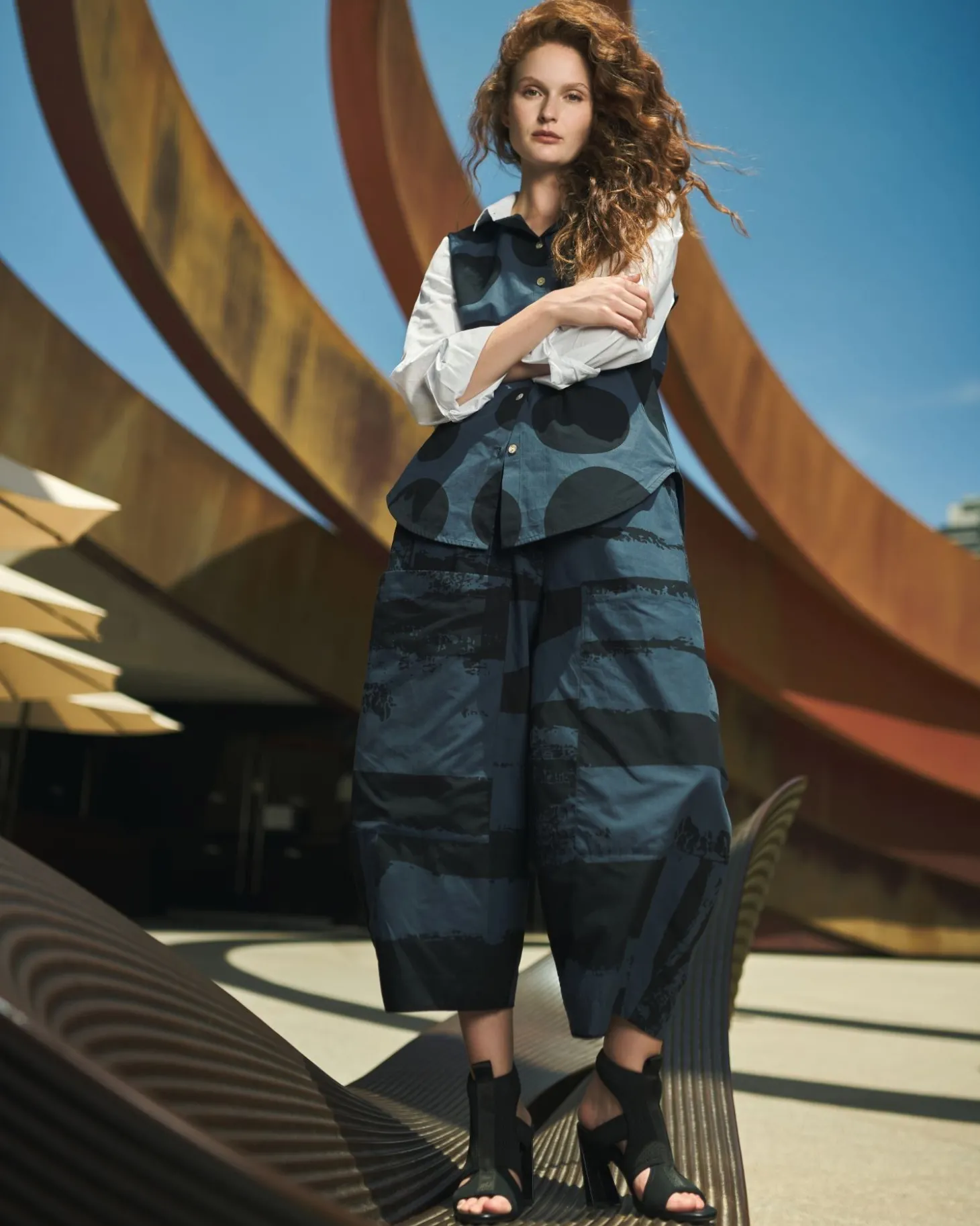 Women Alembika Urban Codex Barrel Pants, Navy