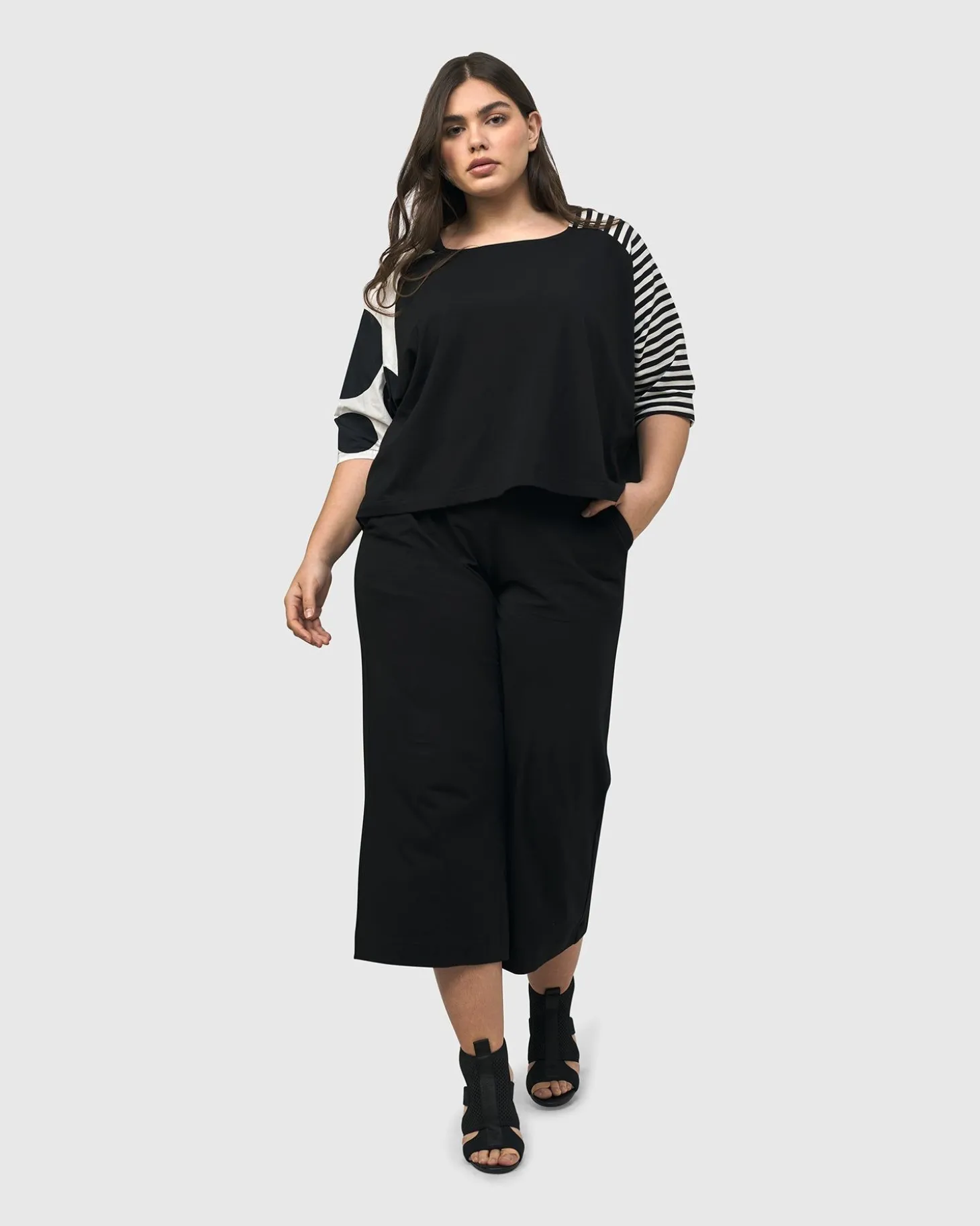 Women Alembika Urban Commuter Tee, Mono