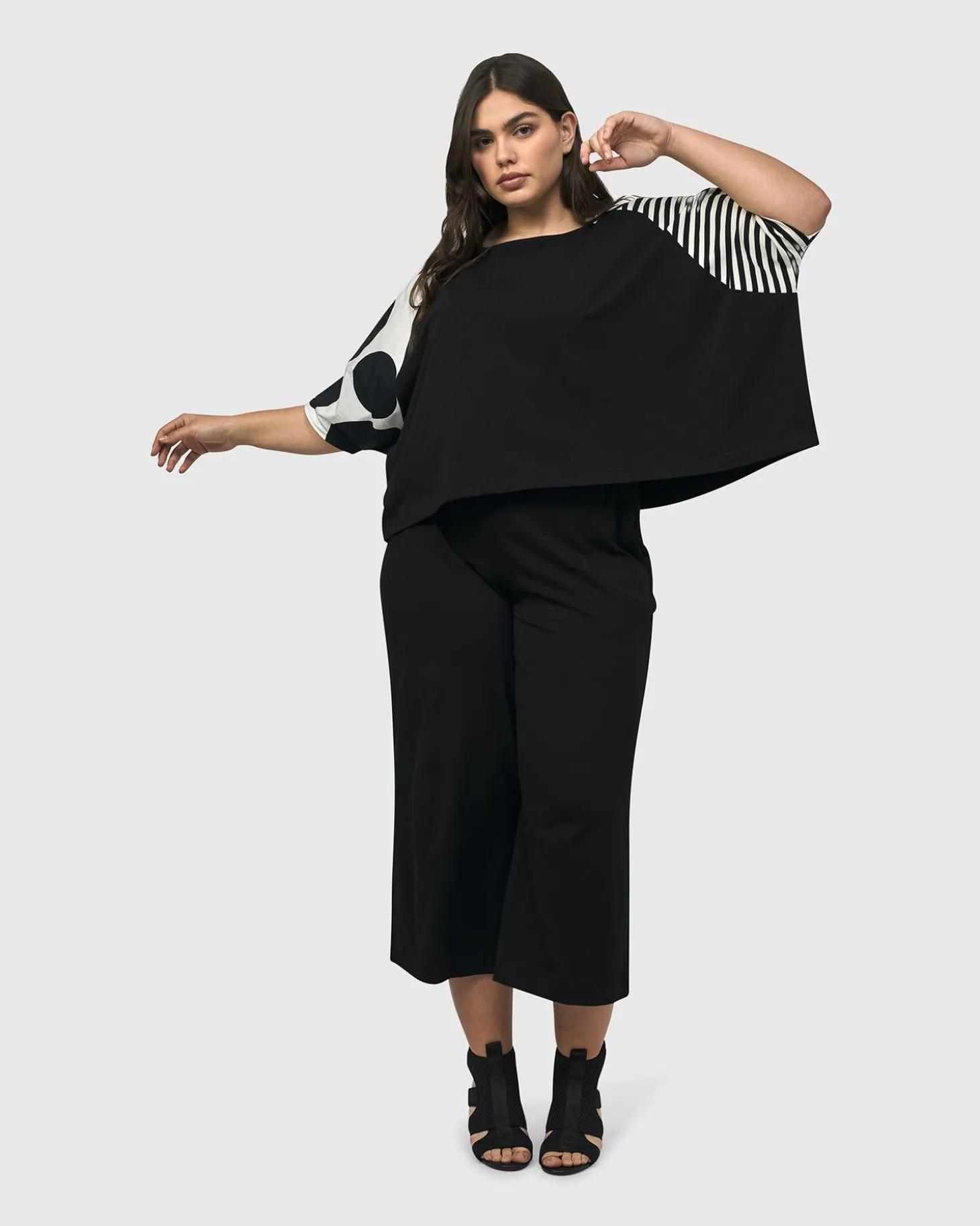 Women Alembika Urban Commuter Tee, Mono